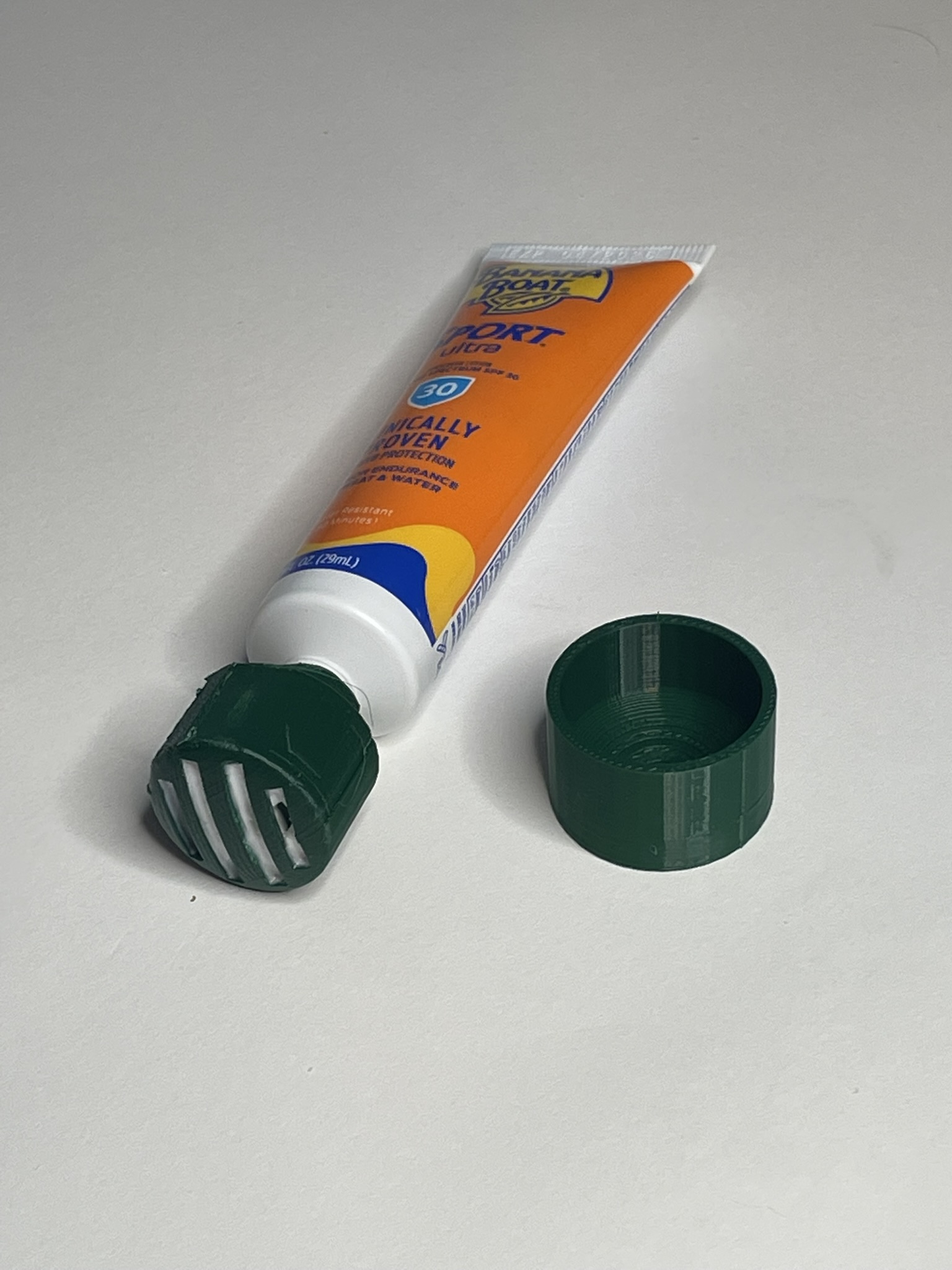 Sunscreen applicator
