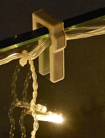 Fairy light clip for 12 mm glas balustrade