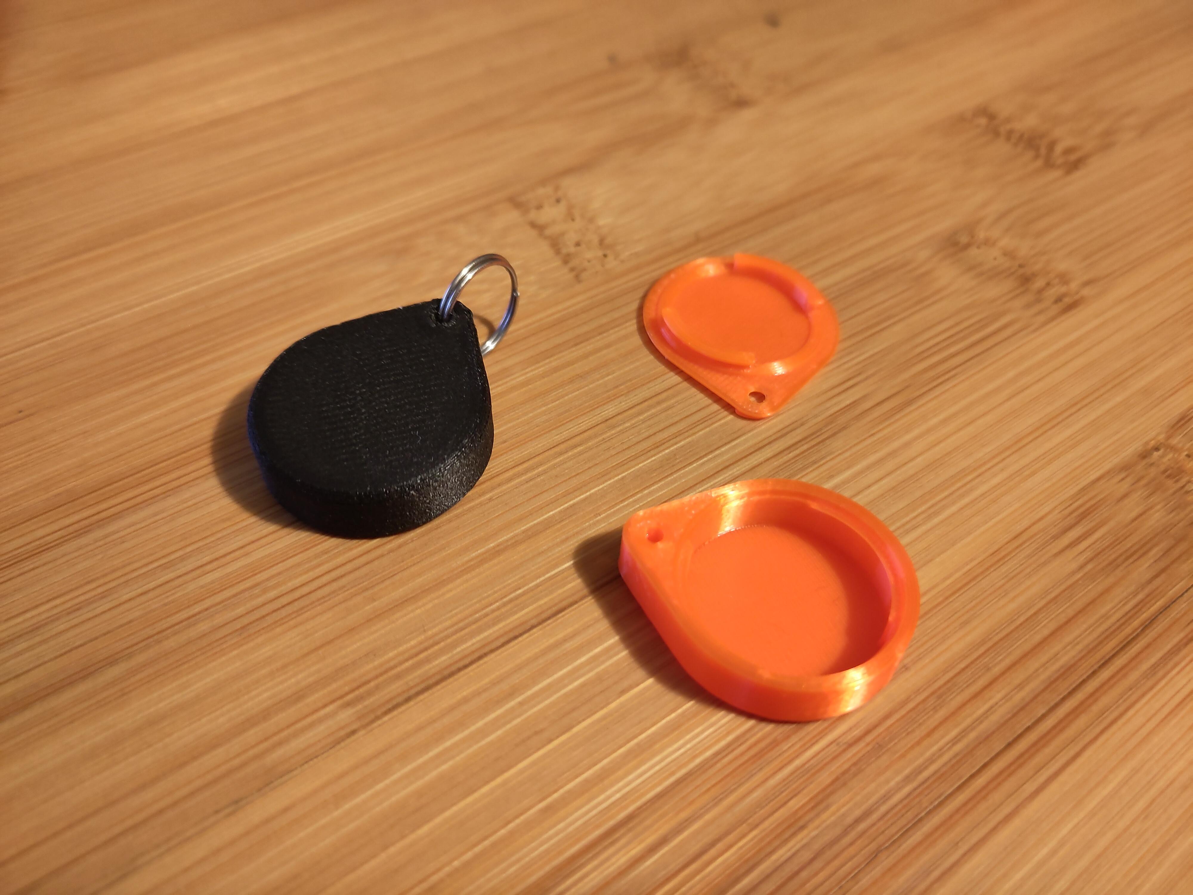 Keytag with small compartment inside 3D model