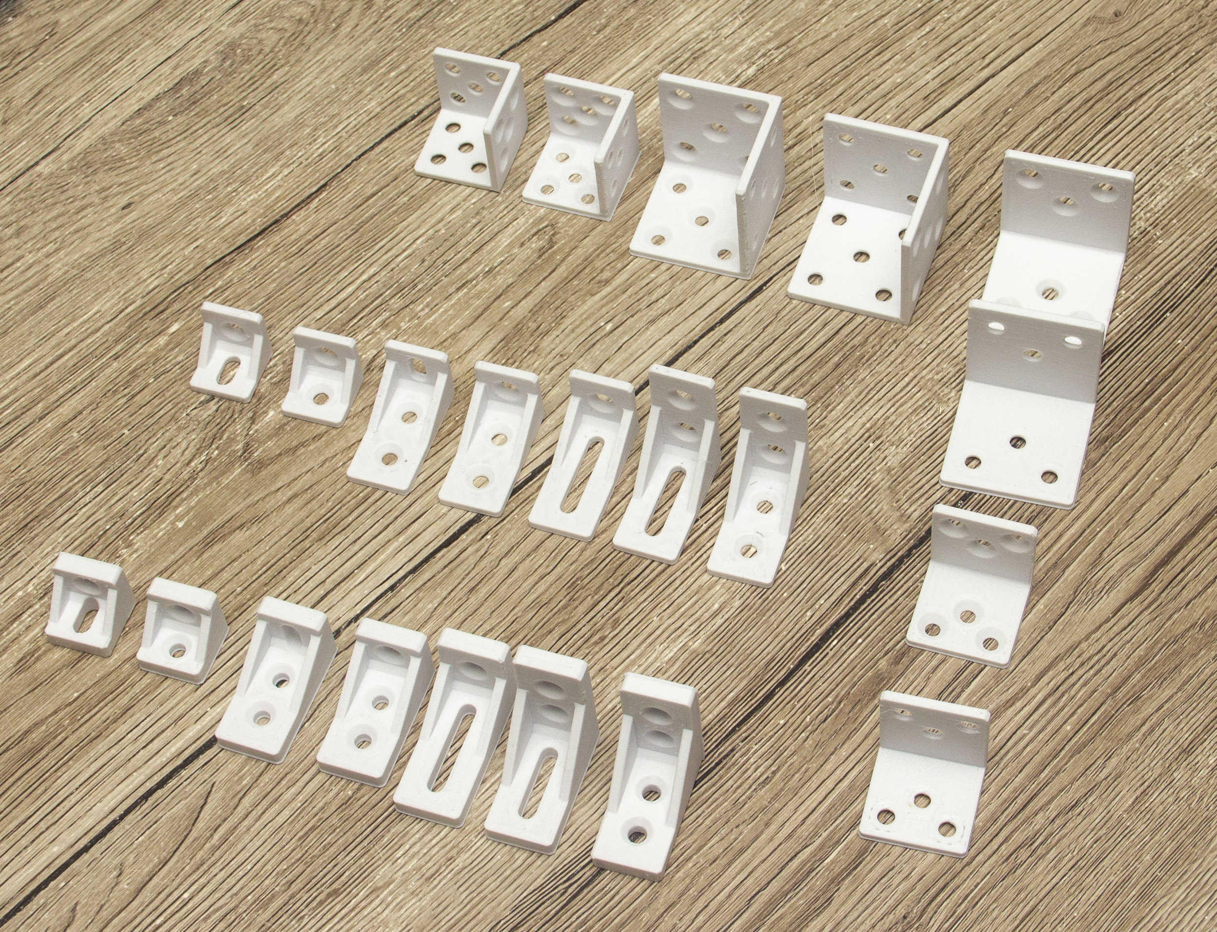 Updated: Bracket bundle: 14 L-brackets and 16 corner braces (3mm and ...