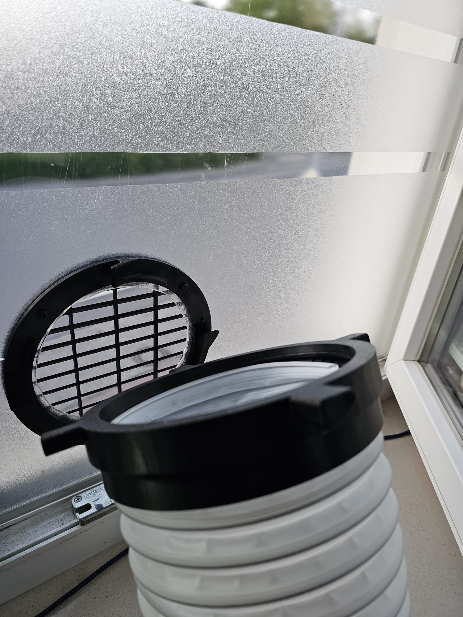 150mm Klimaanlagen Adapter für Fenster / 150mm Air Condition Adapter for Windows