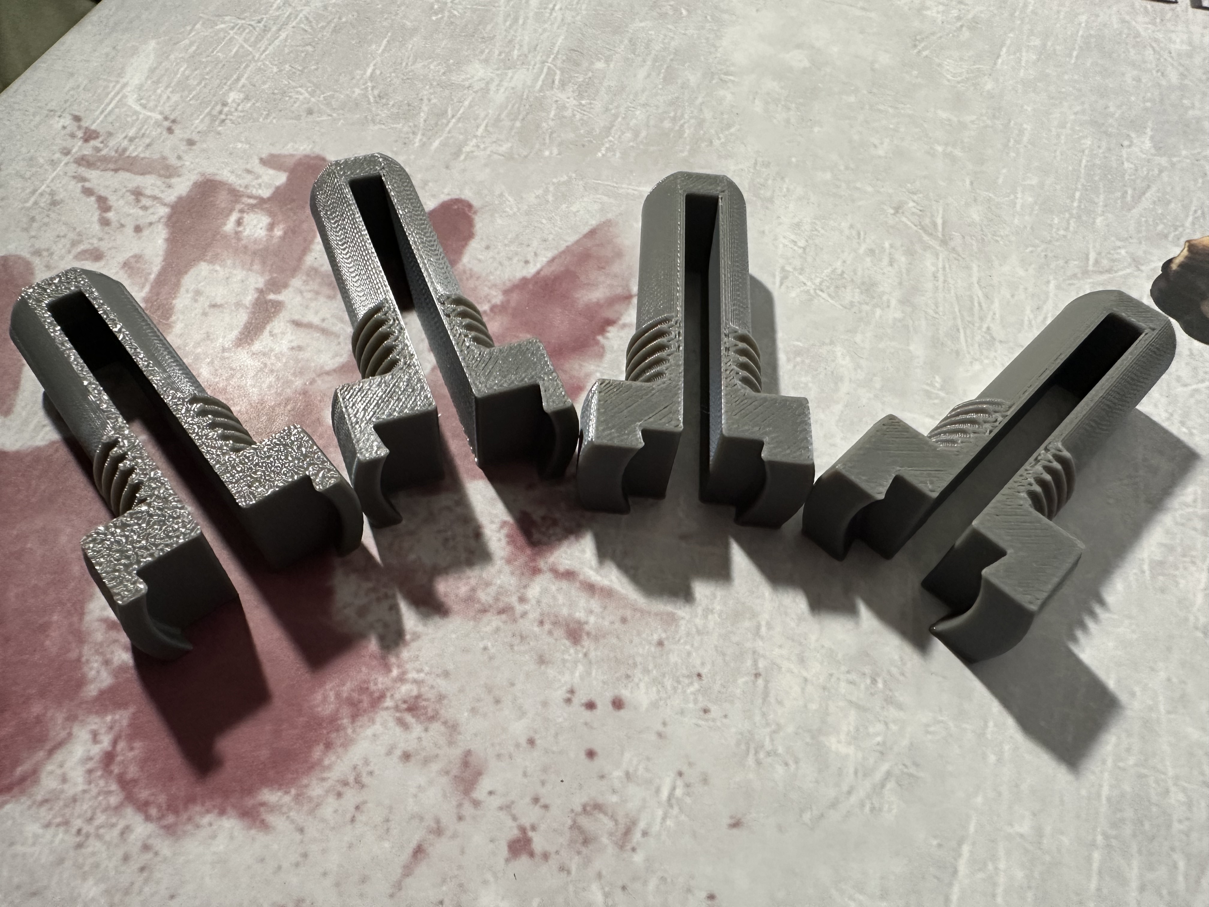 Screws for 15mm and 20mm bases for Aktalion's Painting Handle