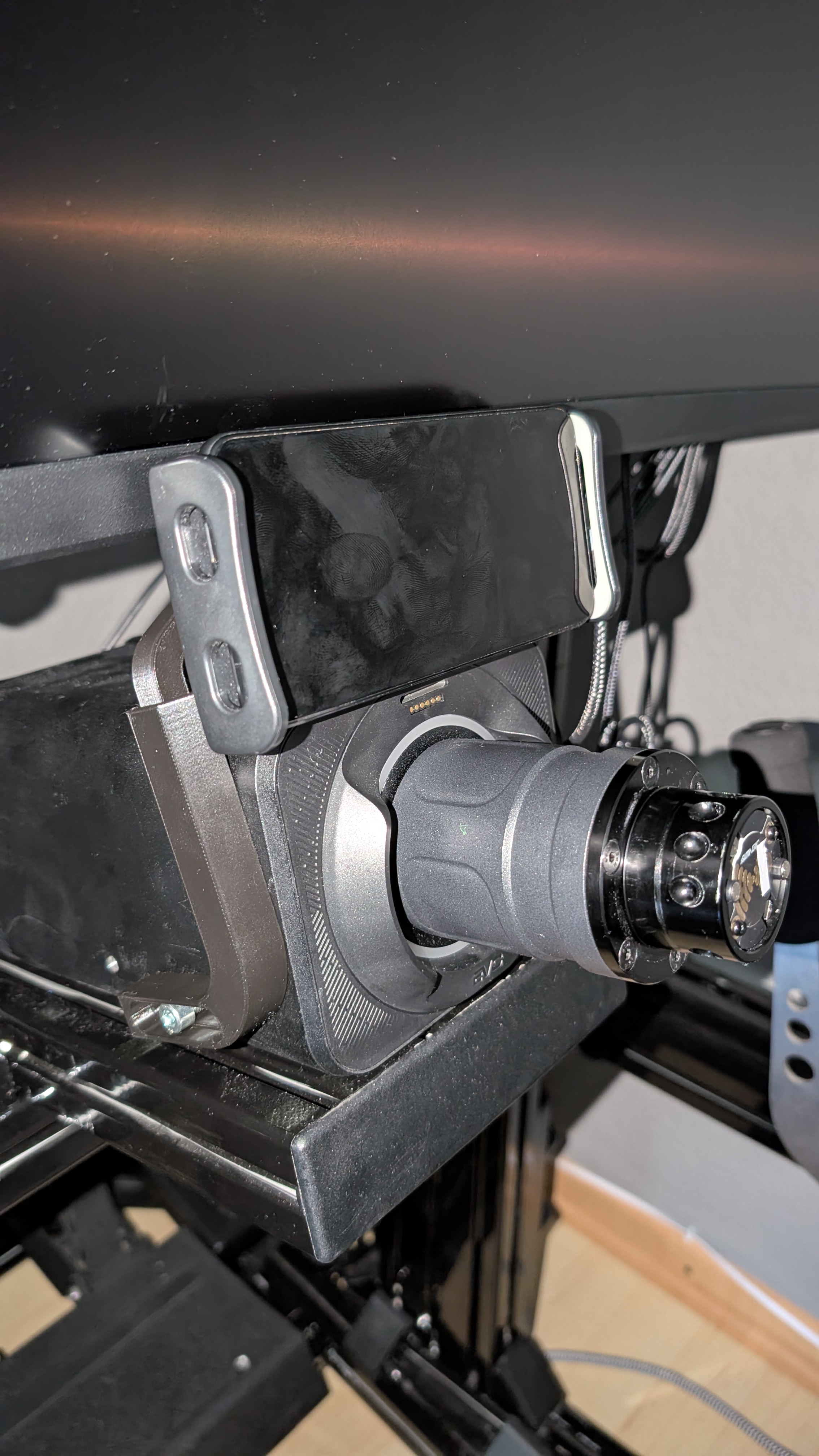 Simagic Alpha Evo Smartphone / Tablet Mount