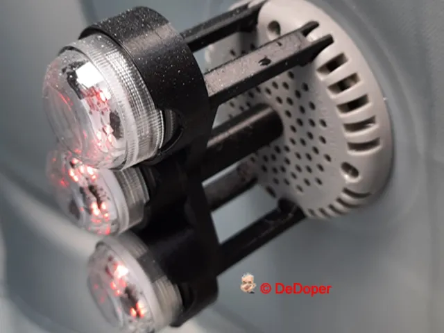 Led light holder on the water filter outlet of the inflatable mspa hot tub — foto autora