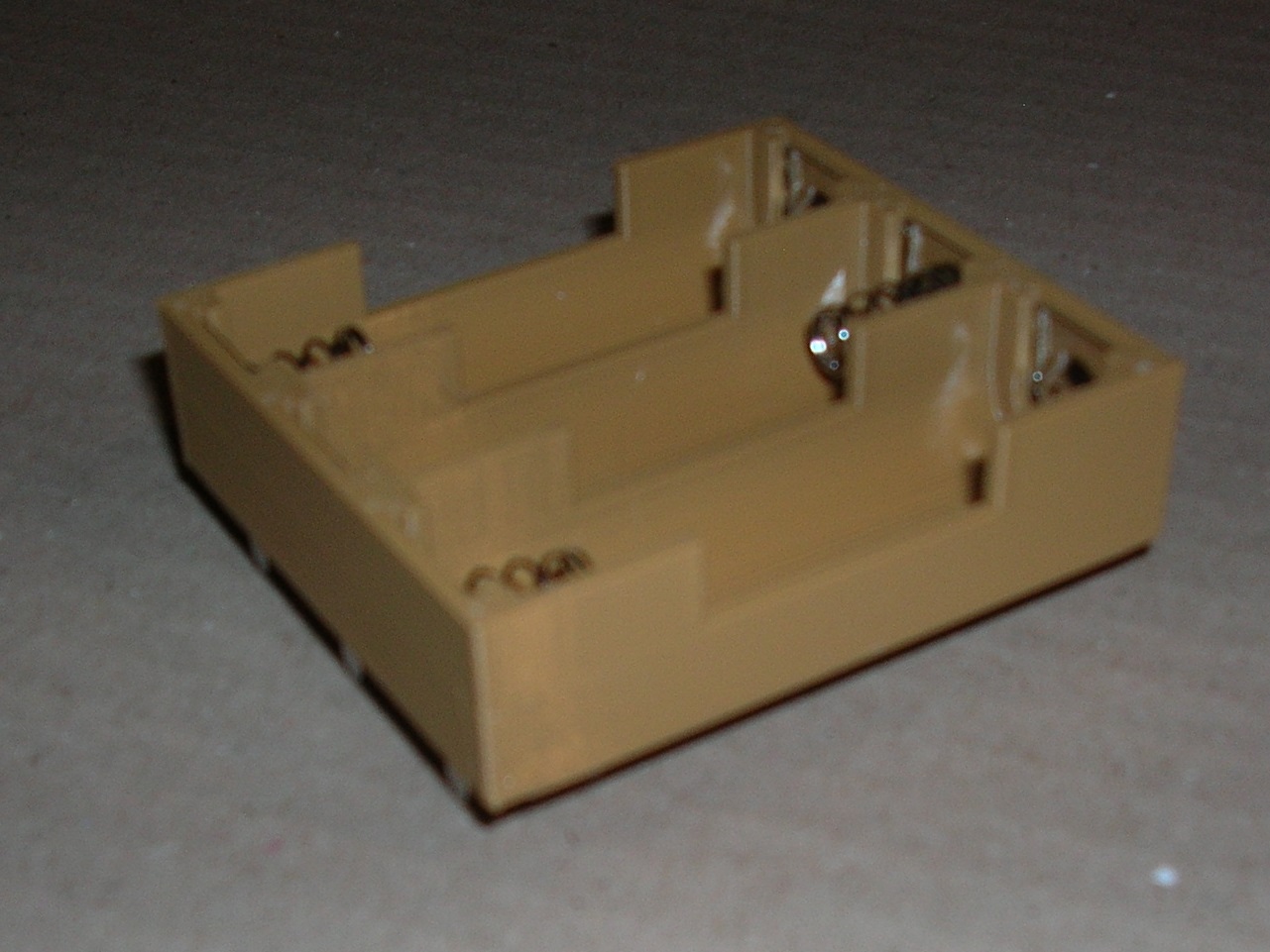 Battery box for three 1.5V AA batteries in series connection by Jiří