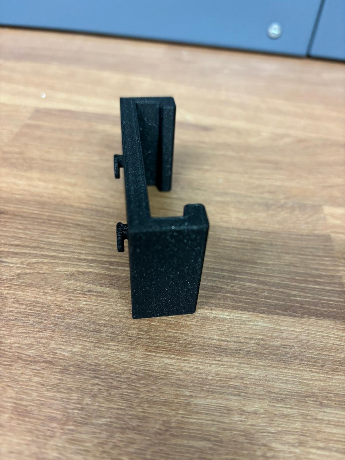 Makita 18V Akkuhalter für Küpper Lochwand - Makita 18V battery holder for Kuepper Pegboard