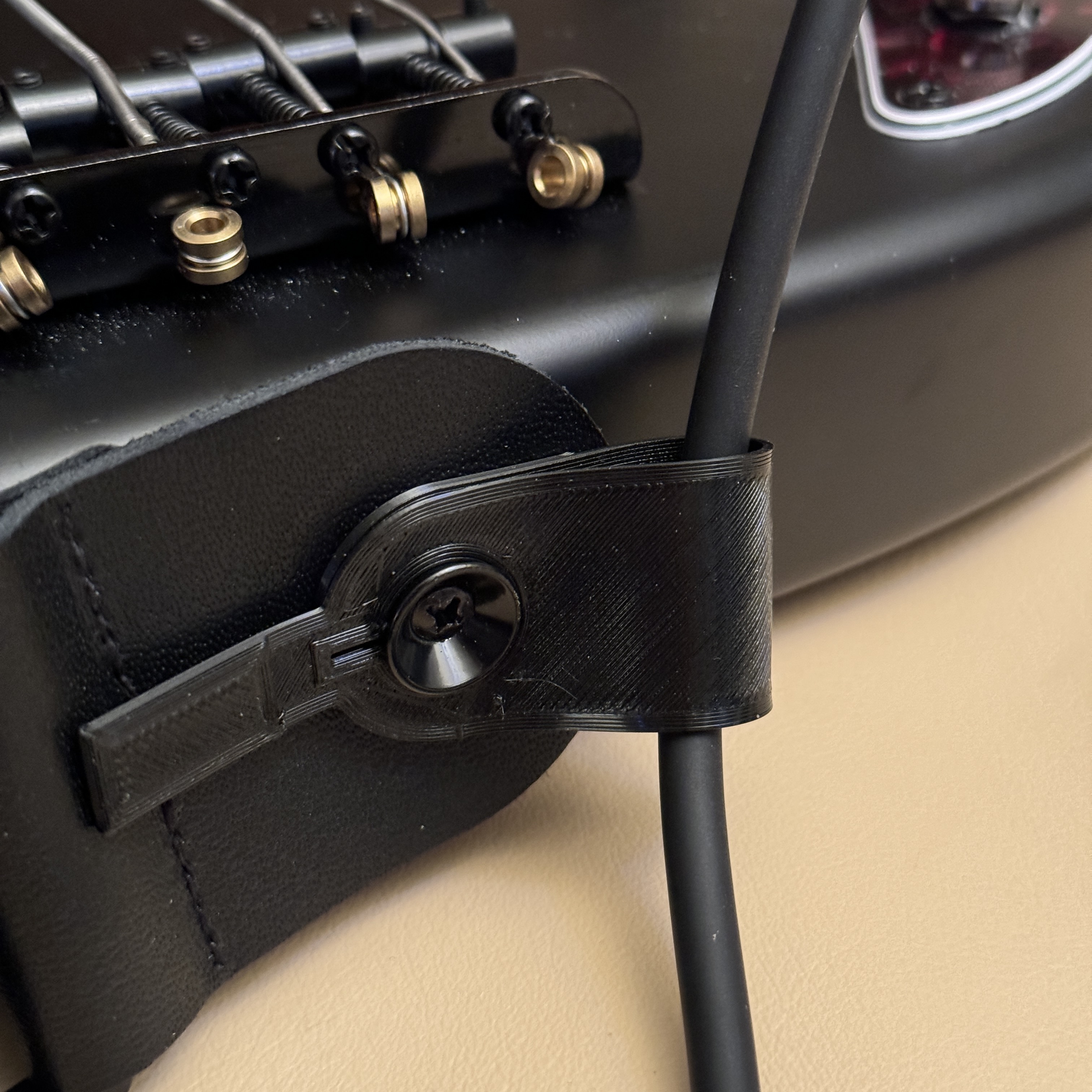 Guitar Strap Lock + Cable Manager by UliLac Download free STL model