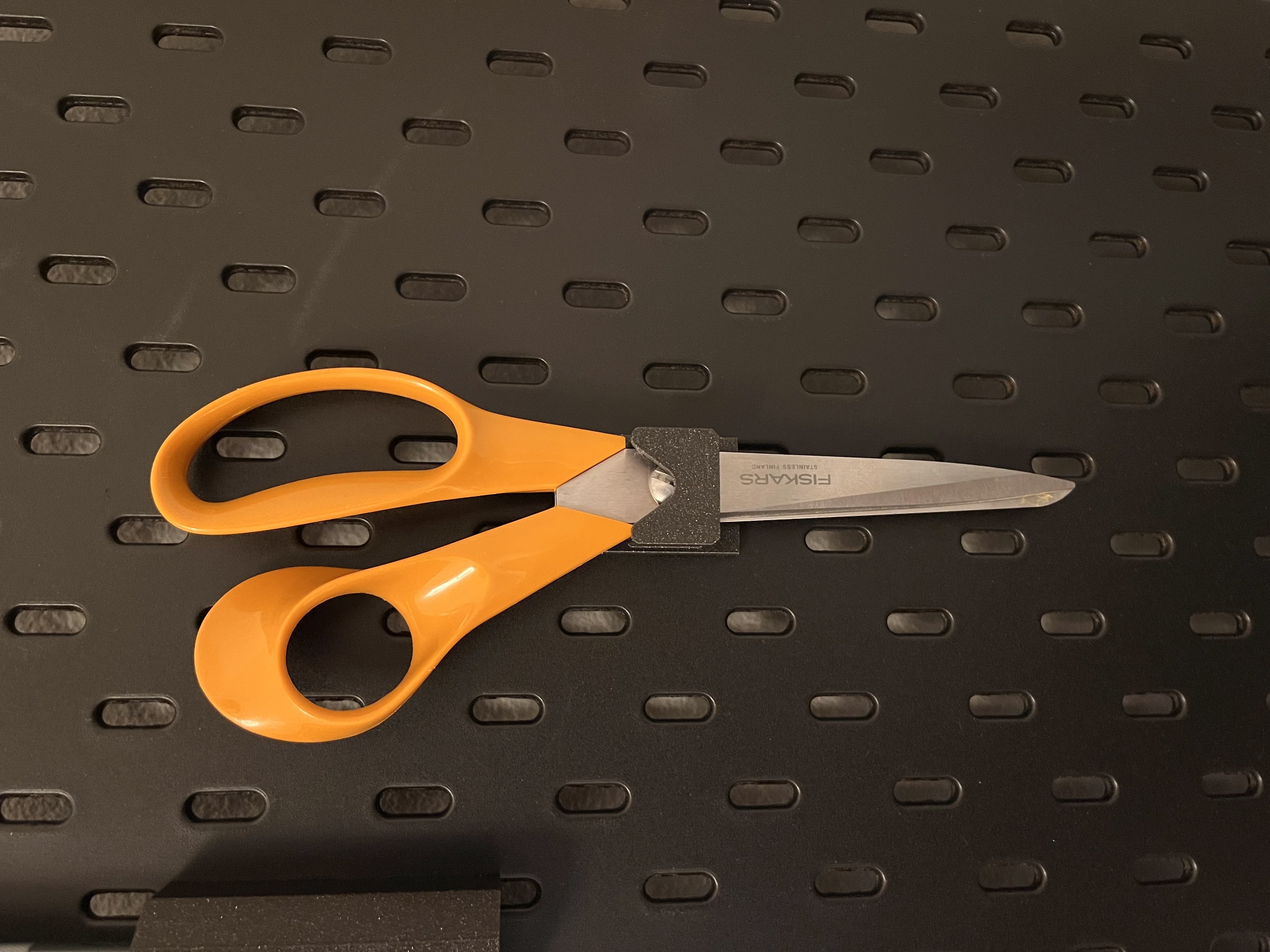 Skadis / Skådis - Fiskars scissor holder