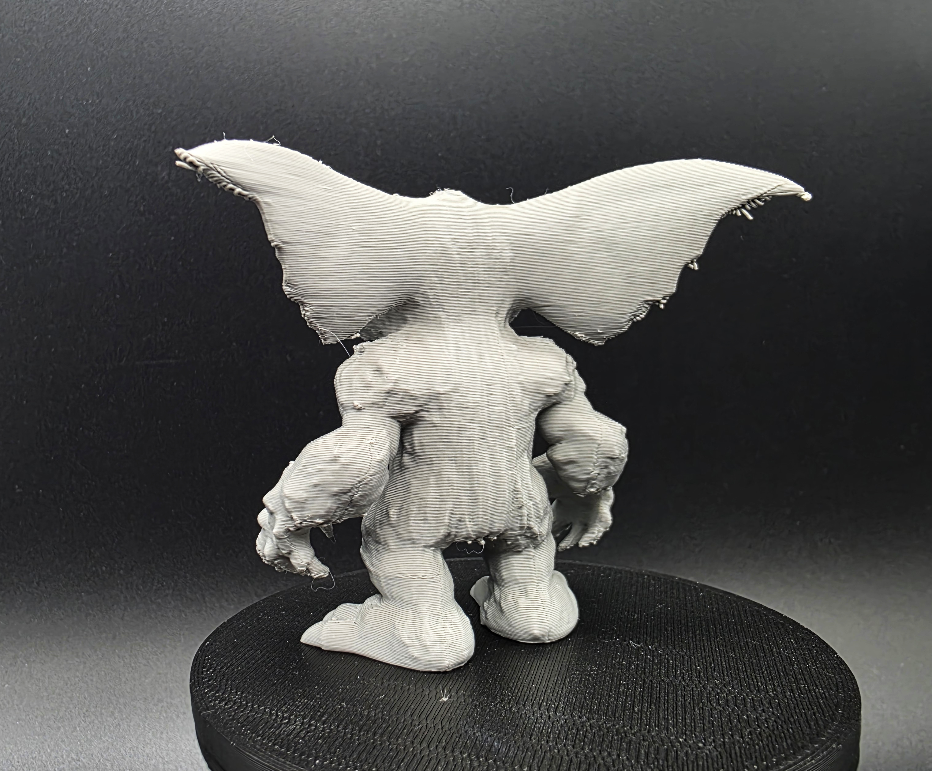 Miniatura 4 do modelo 3D Standing Gremlin Figure