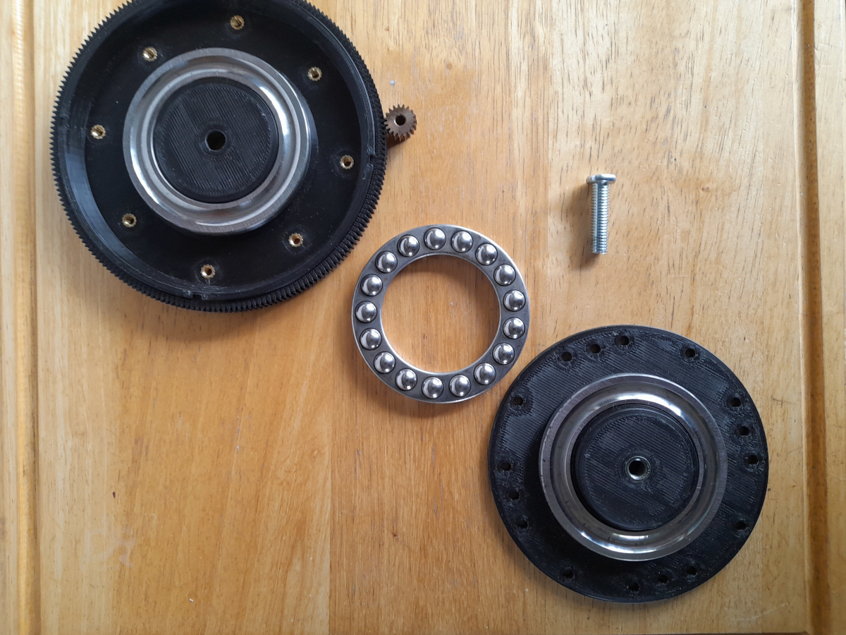 Rotating base for Meccano builds