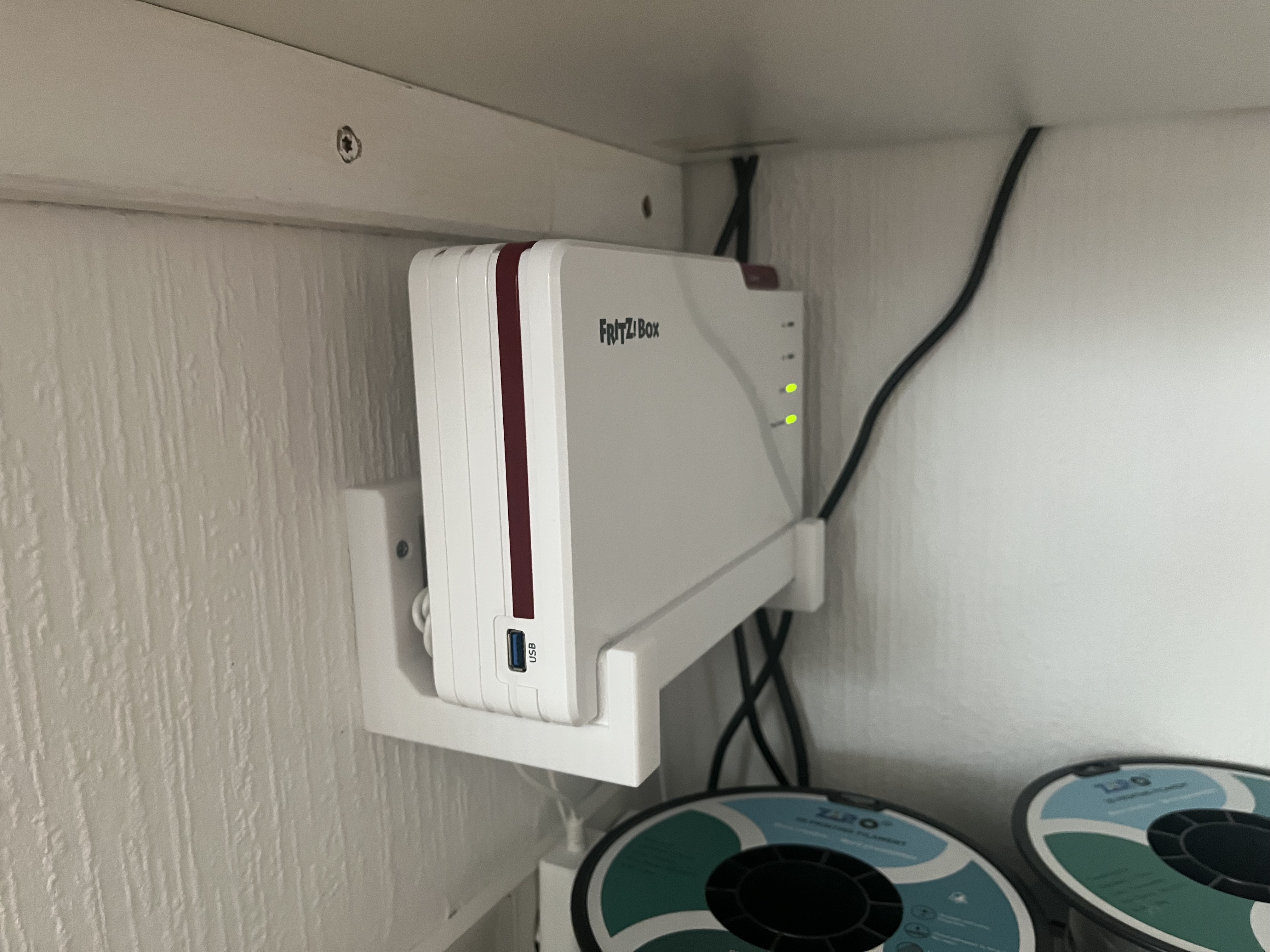FRITZ!Box 5690 Pro wall mount