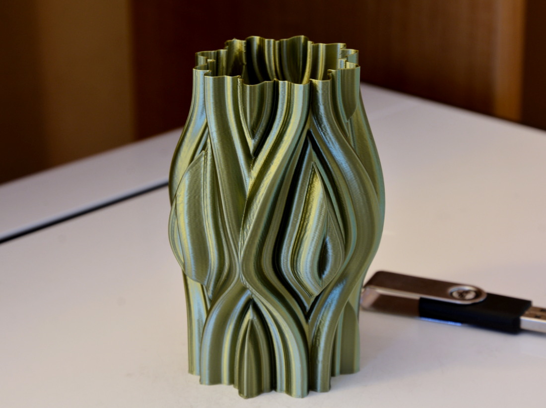 Vase 907