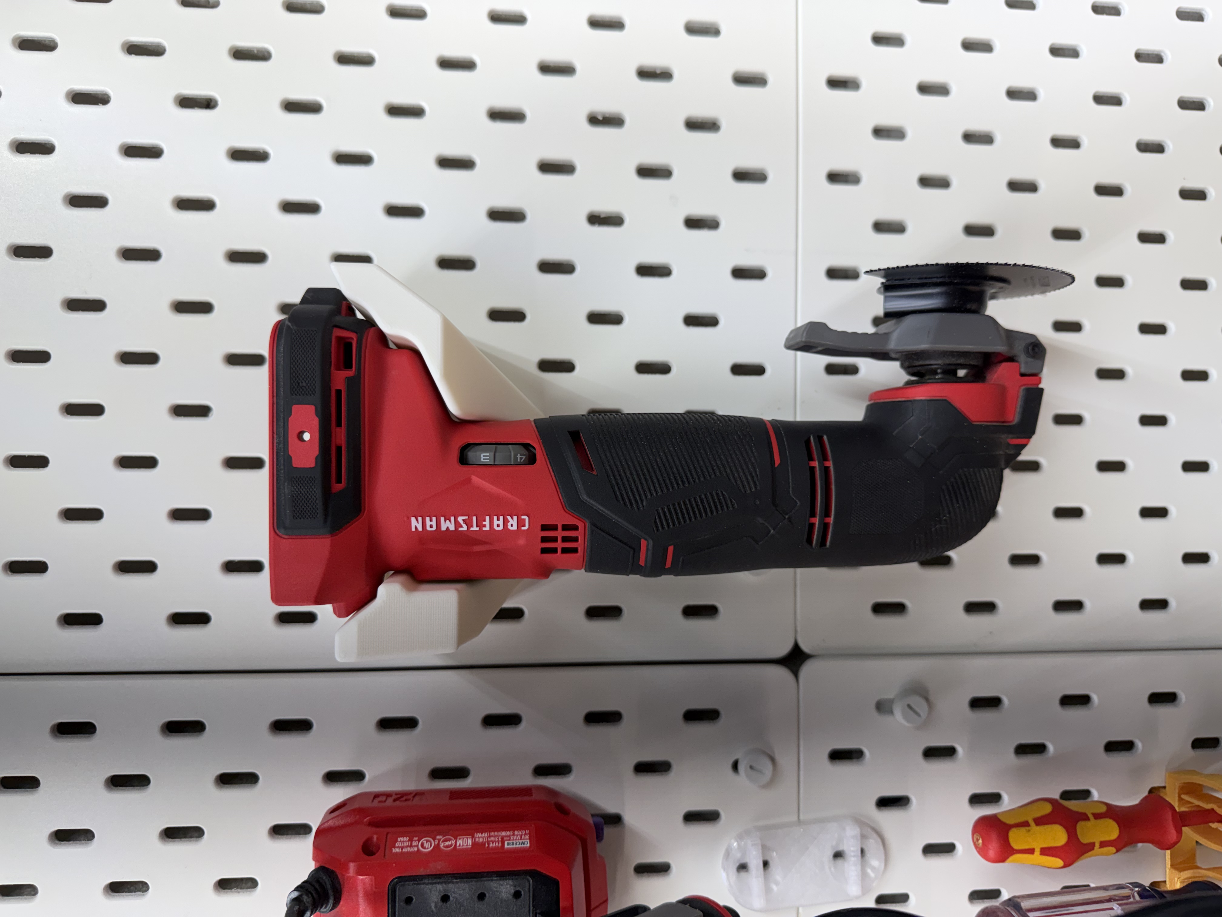 Skadis Mount for Craftsman Oscillating Tool.