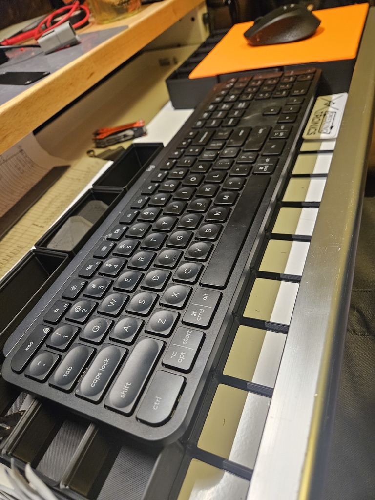 Logitech MX master gridfinity holder