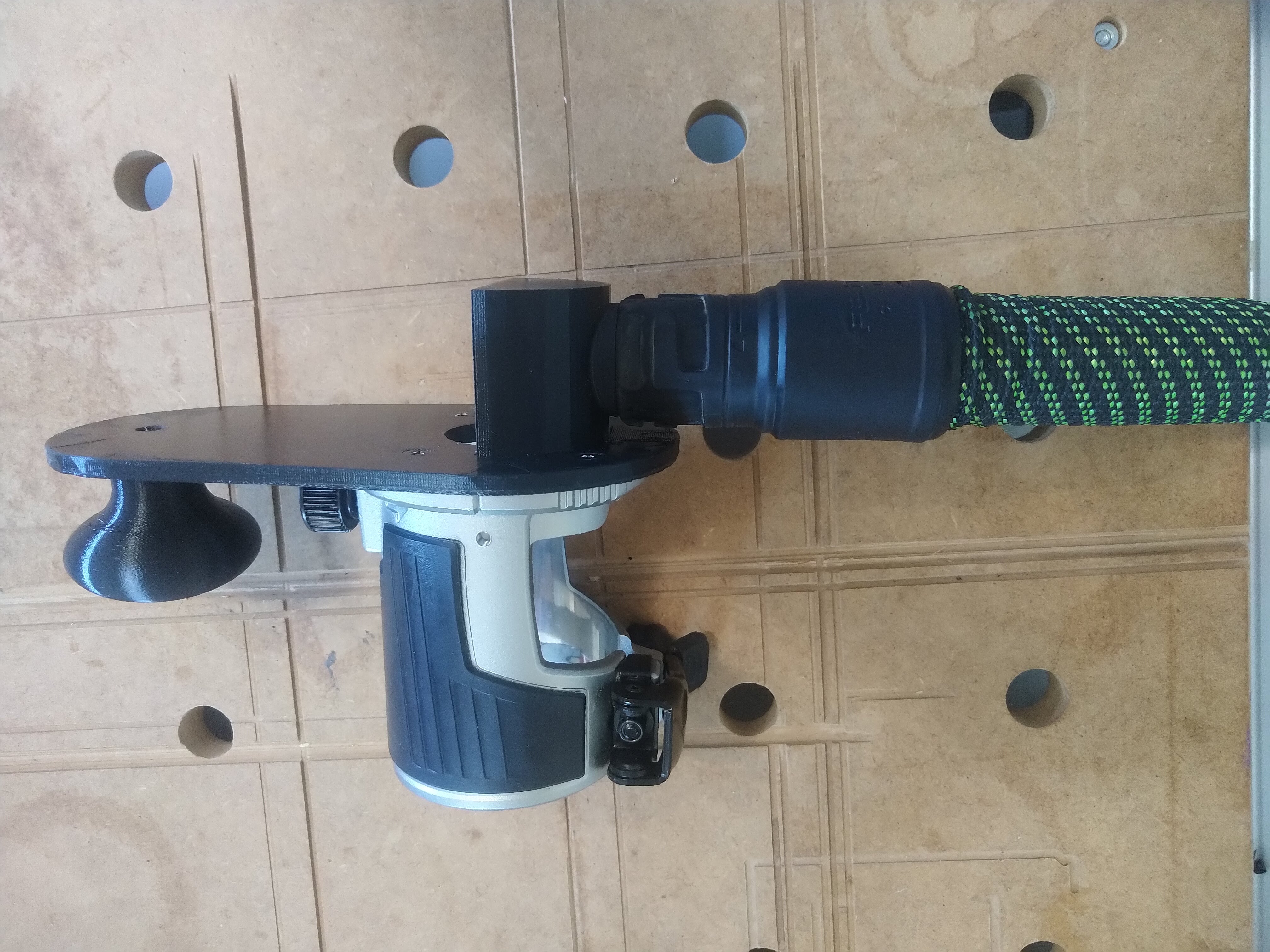 Makita RT0700 Katsu baseplate with CLEANTEC dust collector