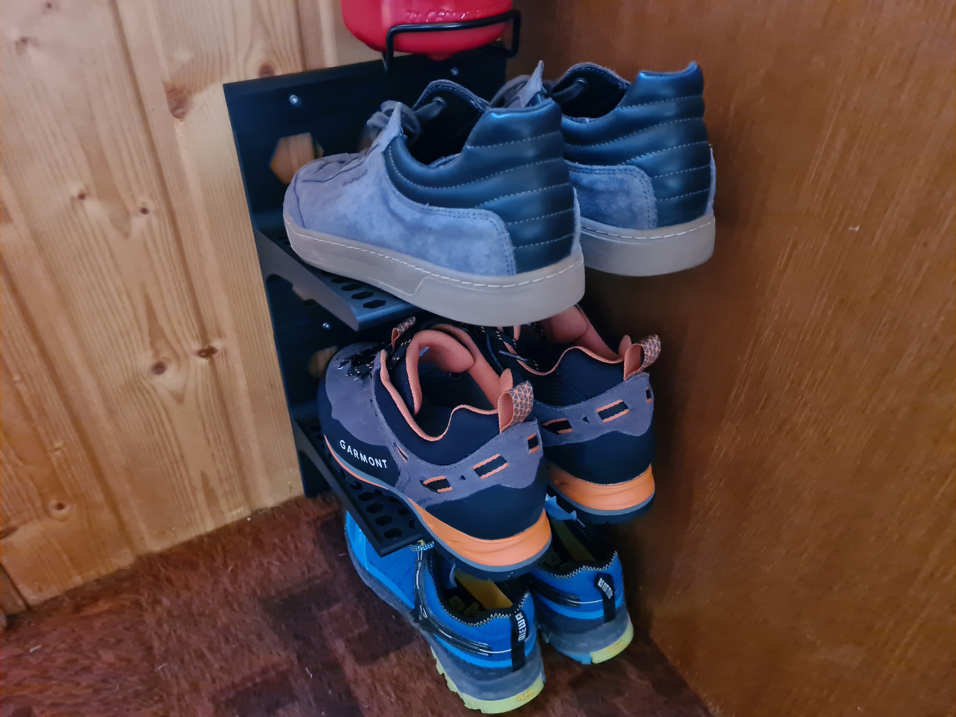 Miniatura 18 do modelo 3D Wall Mounted Shoe Stacker
