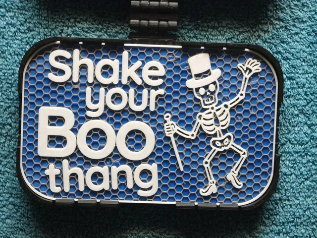 Shake your Boo Thang sign