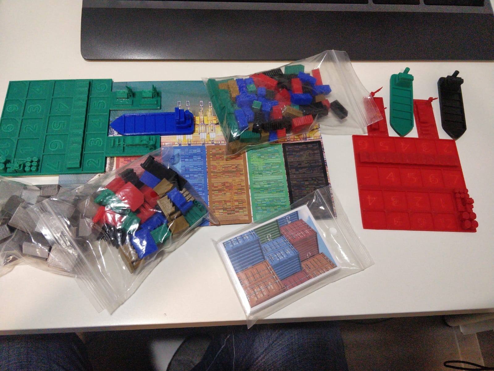 Container Board game pieces by ojeylo Download free STL model