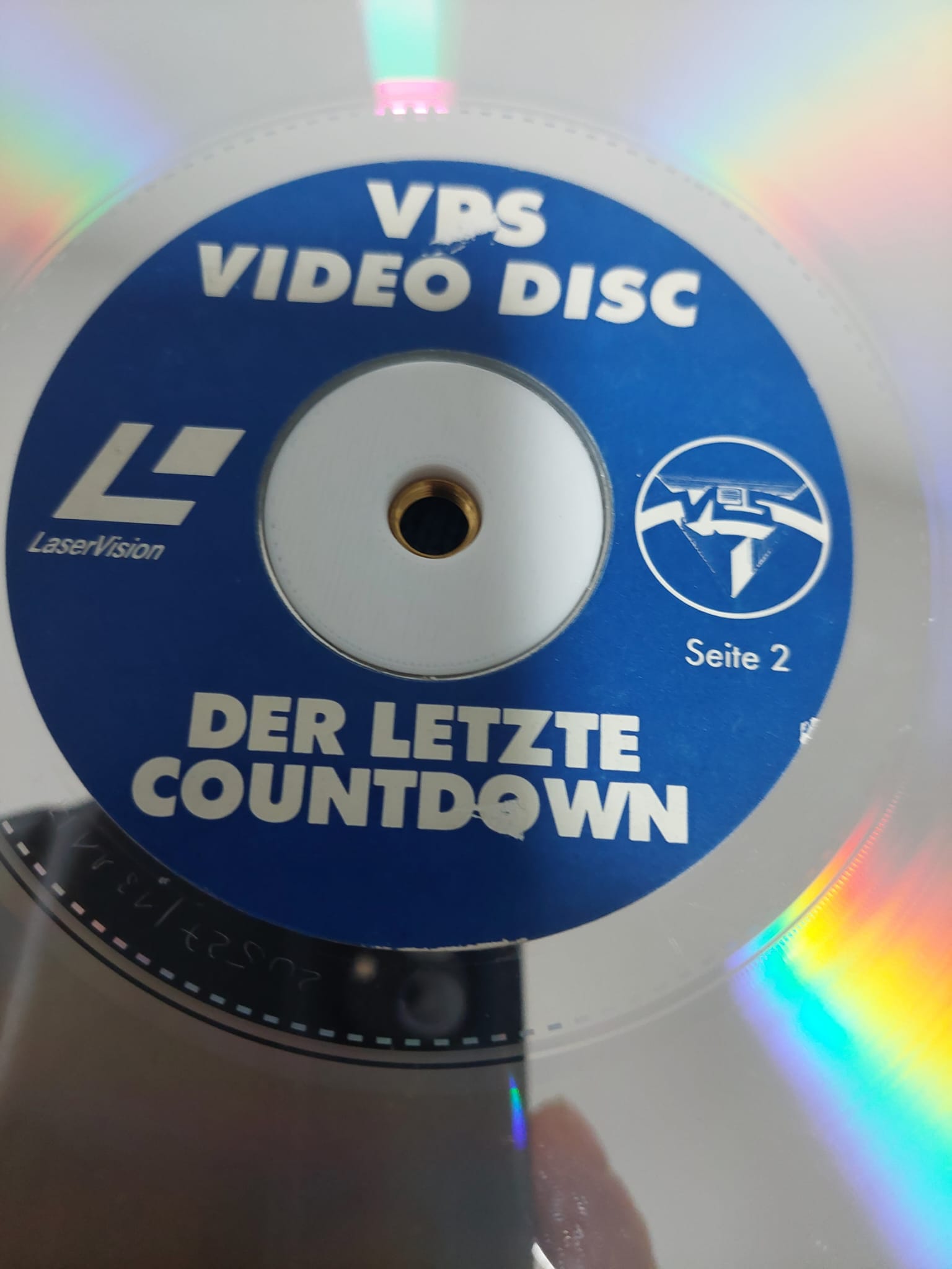 Zifferblatt / Deckplatte für Uhr aus Laserdisc by GAlexB | Download ...
