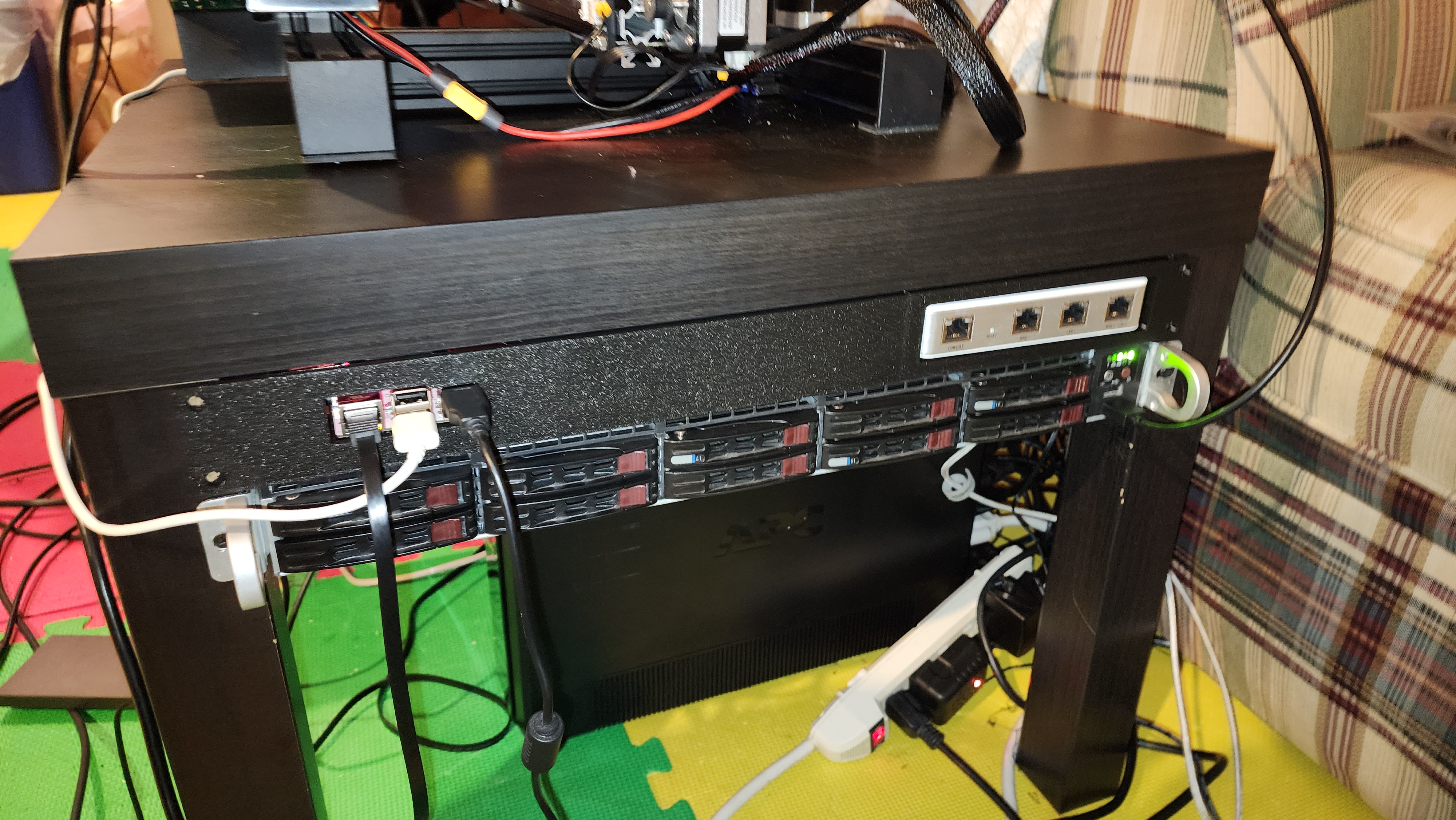 Ubiquiti rack mount USG, Blank center and Raspberry Pi