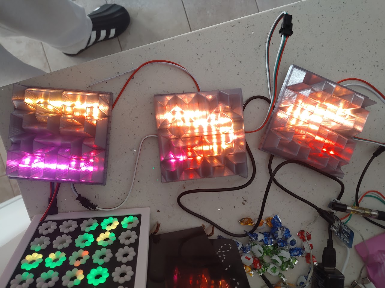 Holder for Square Hilbert Panel + 8x8 LED