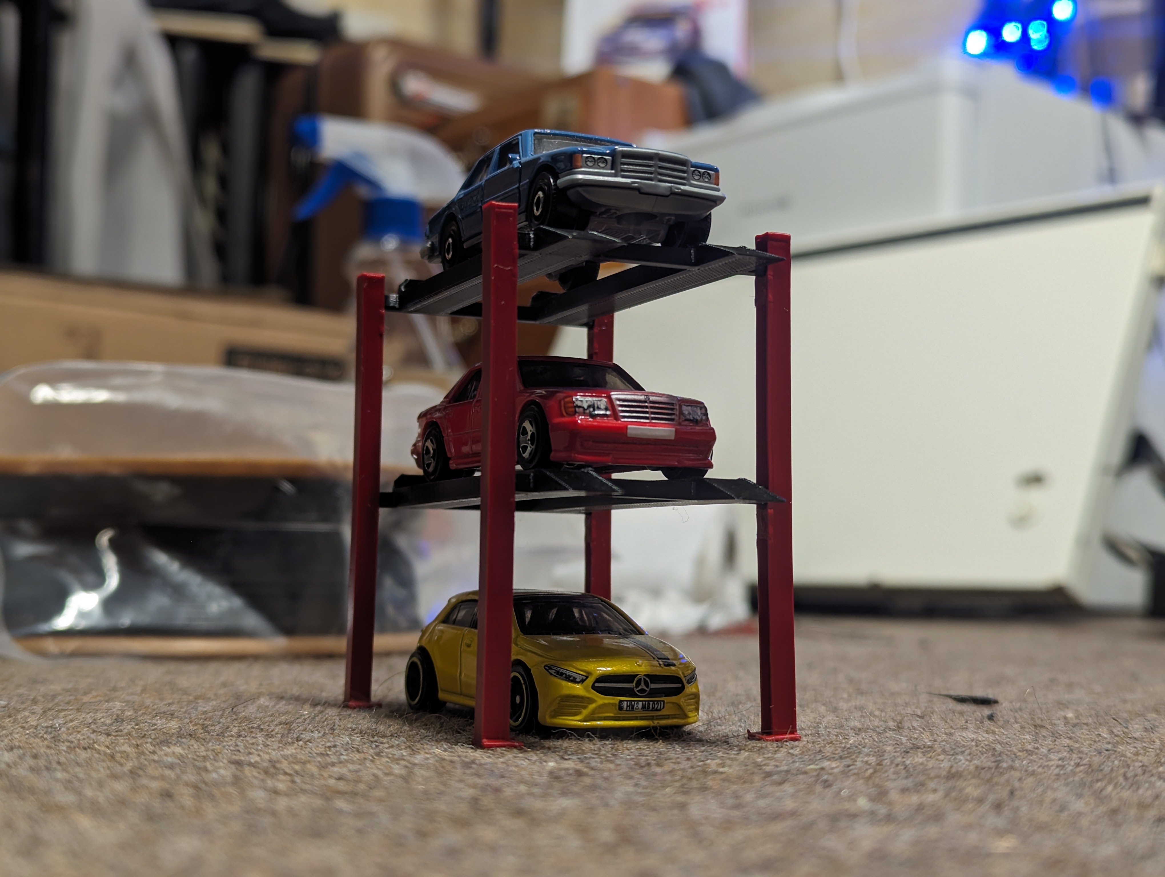 Diffrent fixing mechanism for 3 story 1:64 HotWheels lift