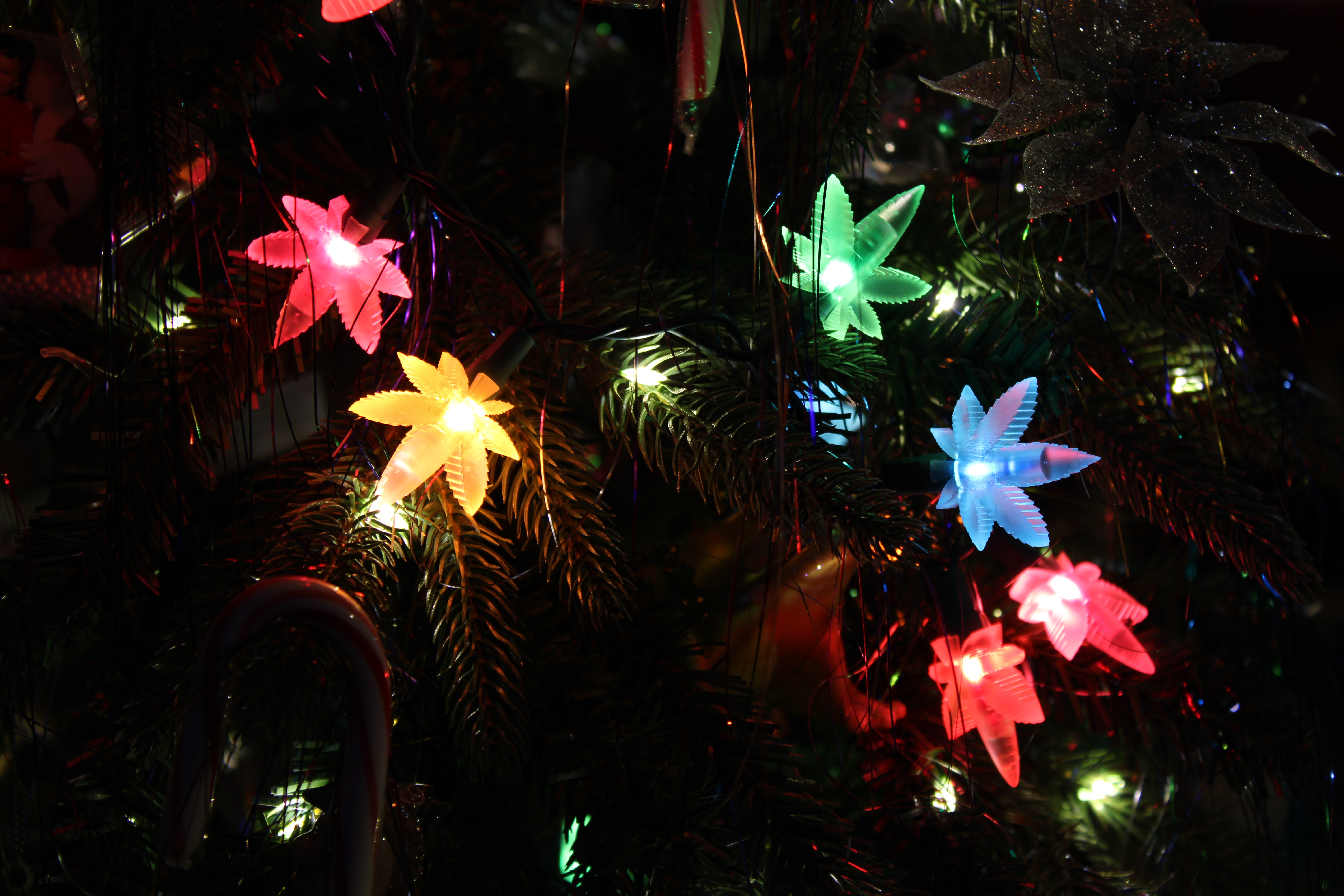 Pot Leaf Christmas Light Cover
