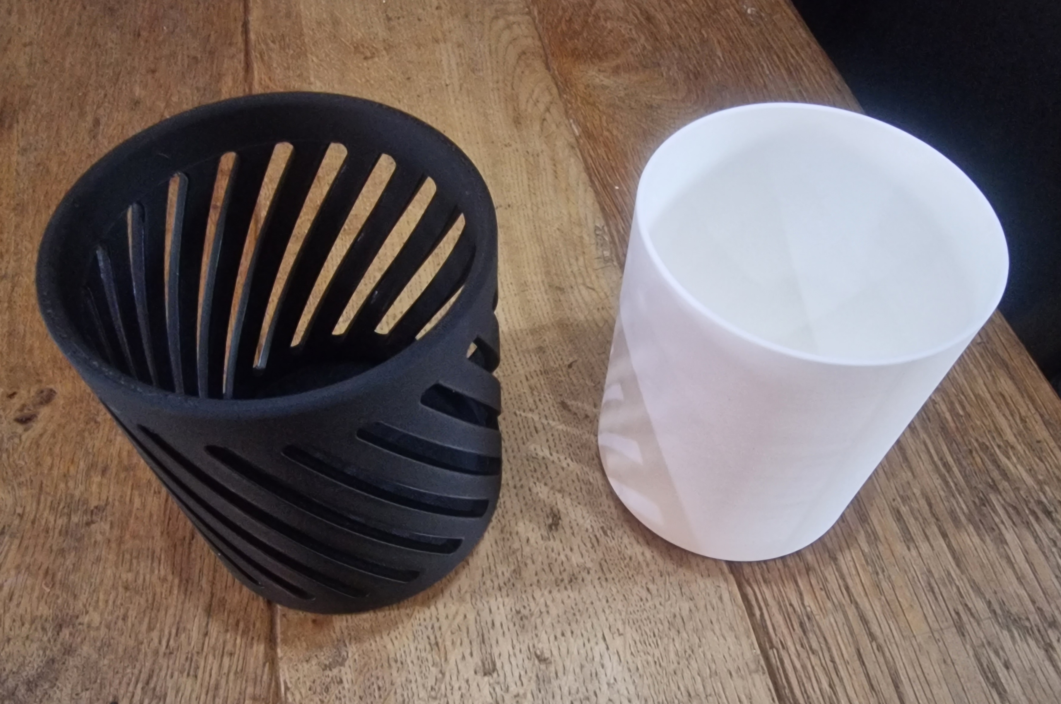 Pen holder with insert