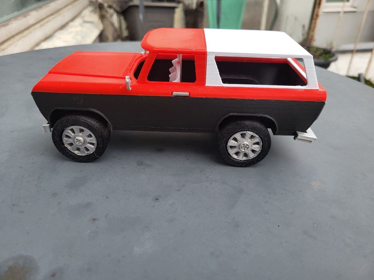 Miniatura 2 do modelo 3D 78 FORD BRONCO MODELKIT