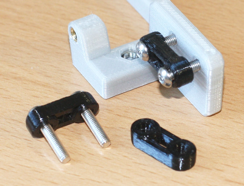 Universal Strain Relief Clip (M3, 12mm)
