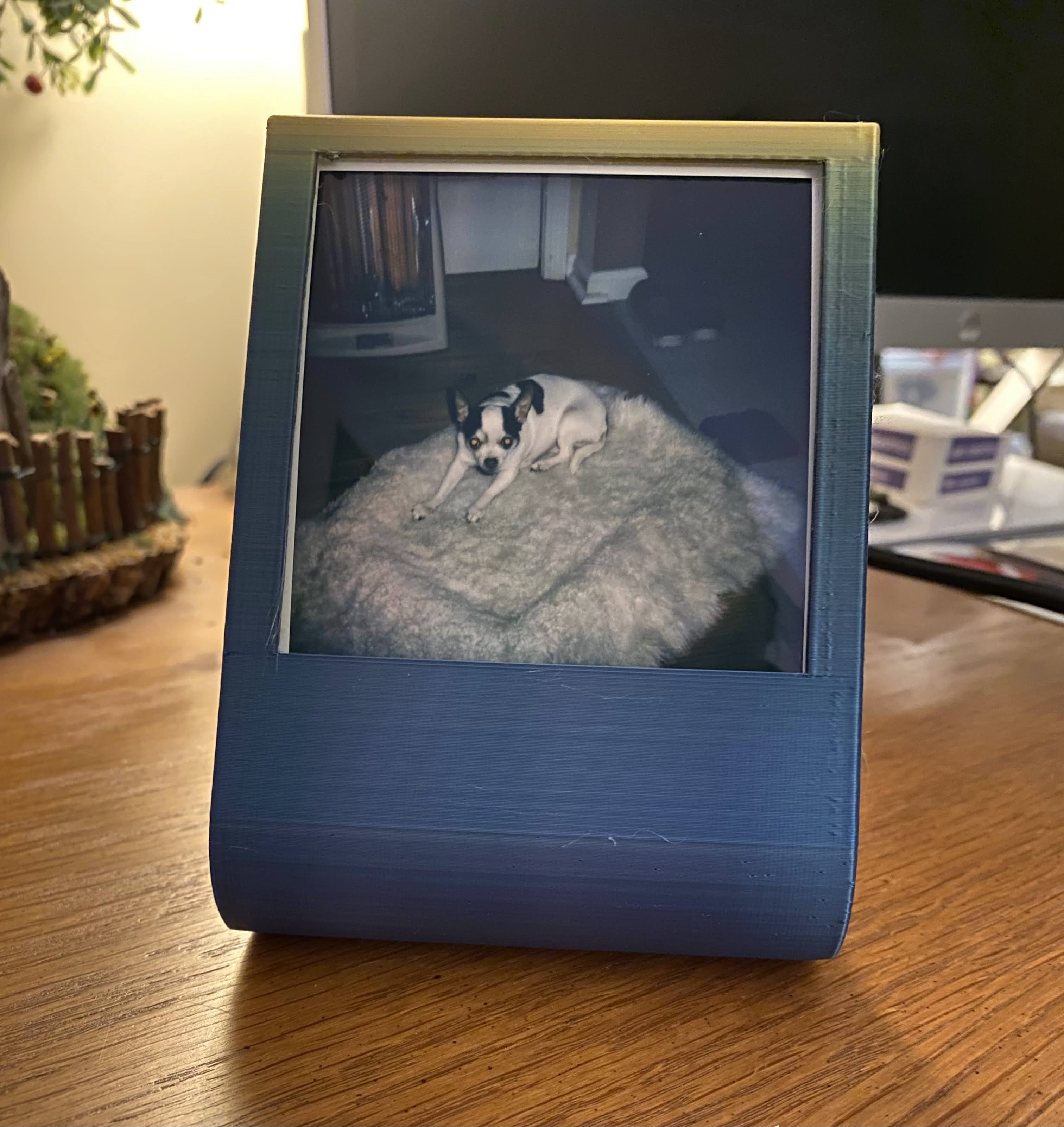 Miniatura 2 do modelo 3D Standing Polaroid Frame