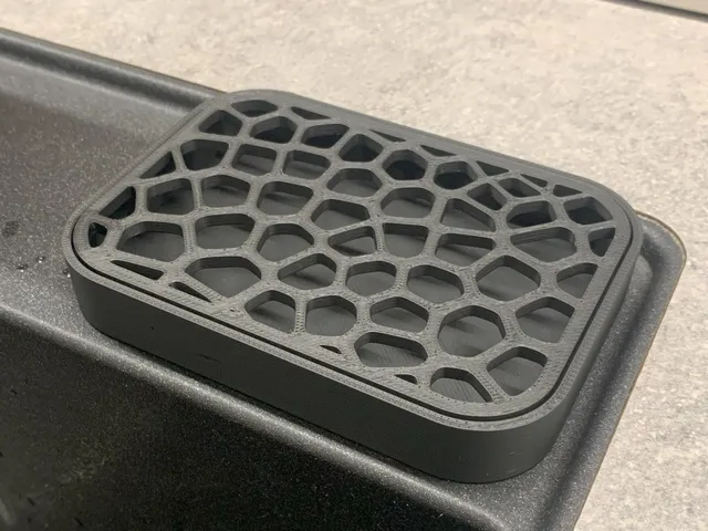 Voronoi soap tray