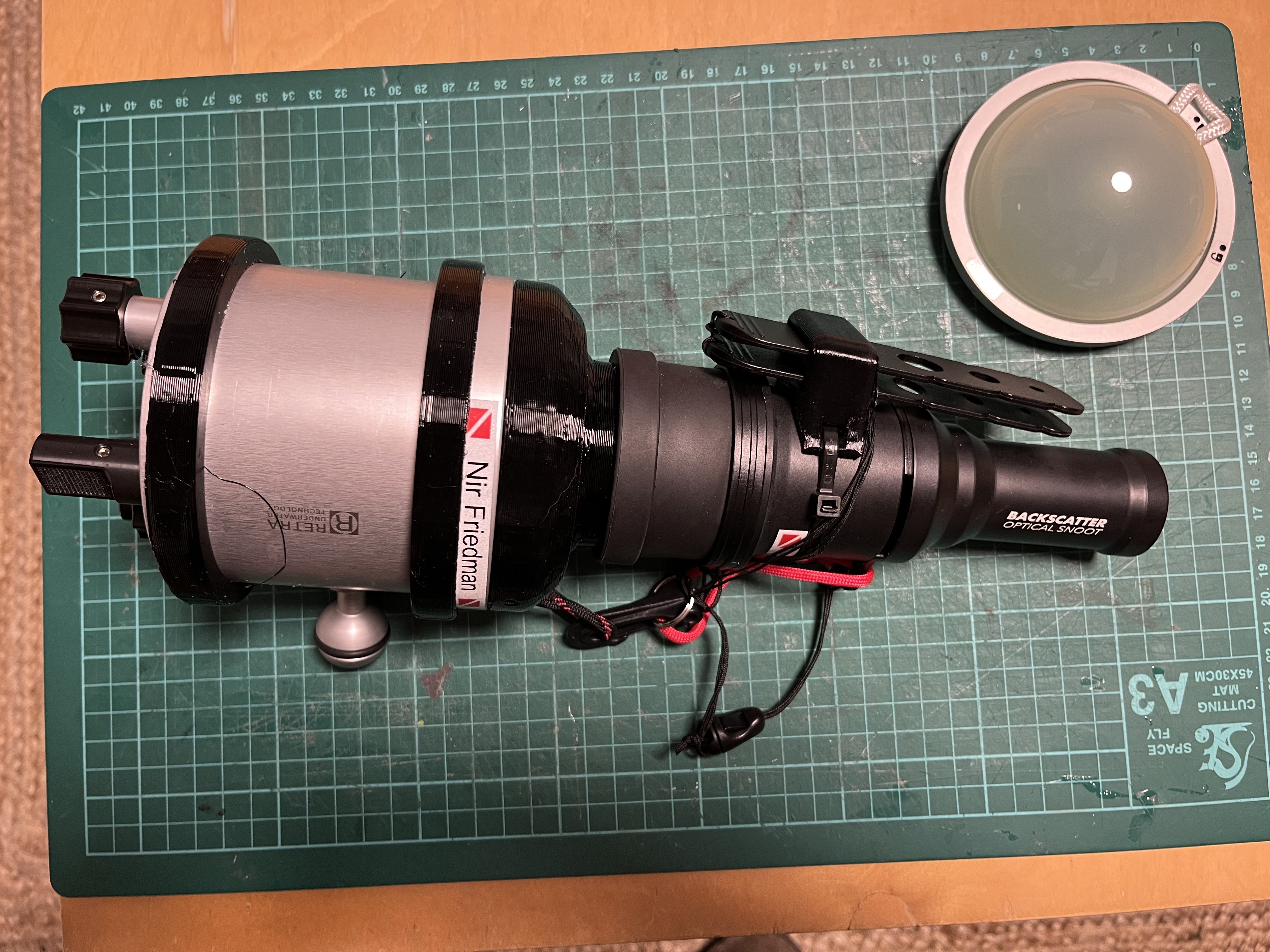 Retra UW strobe interface with OS-1 snoot