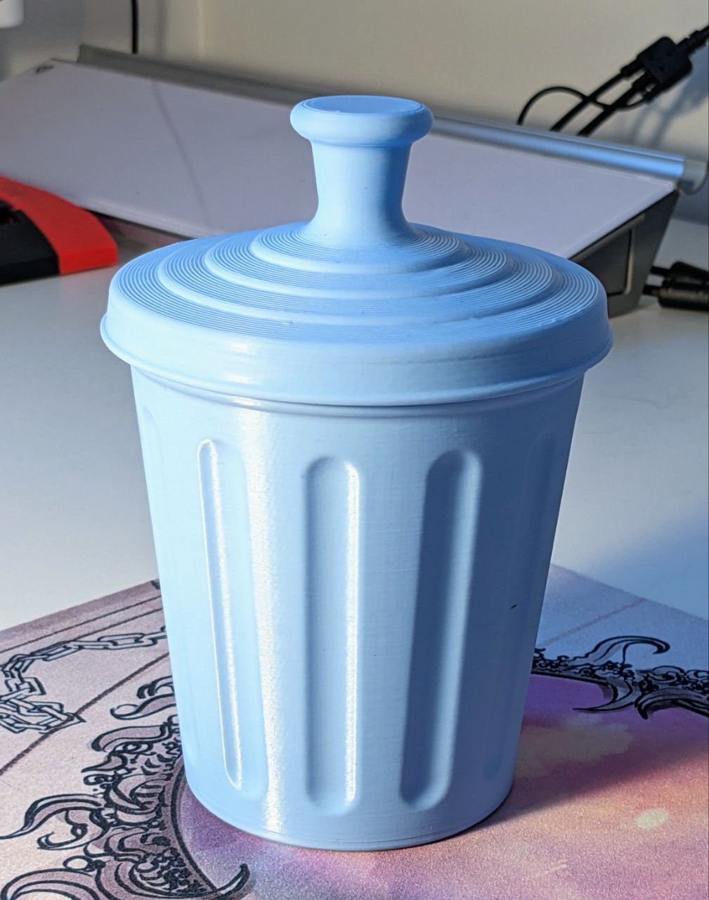 Cute desk trash can 10x11.5cm