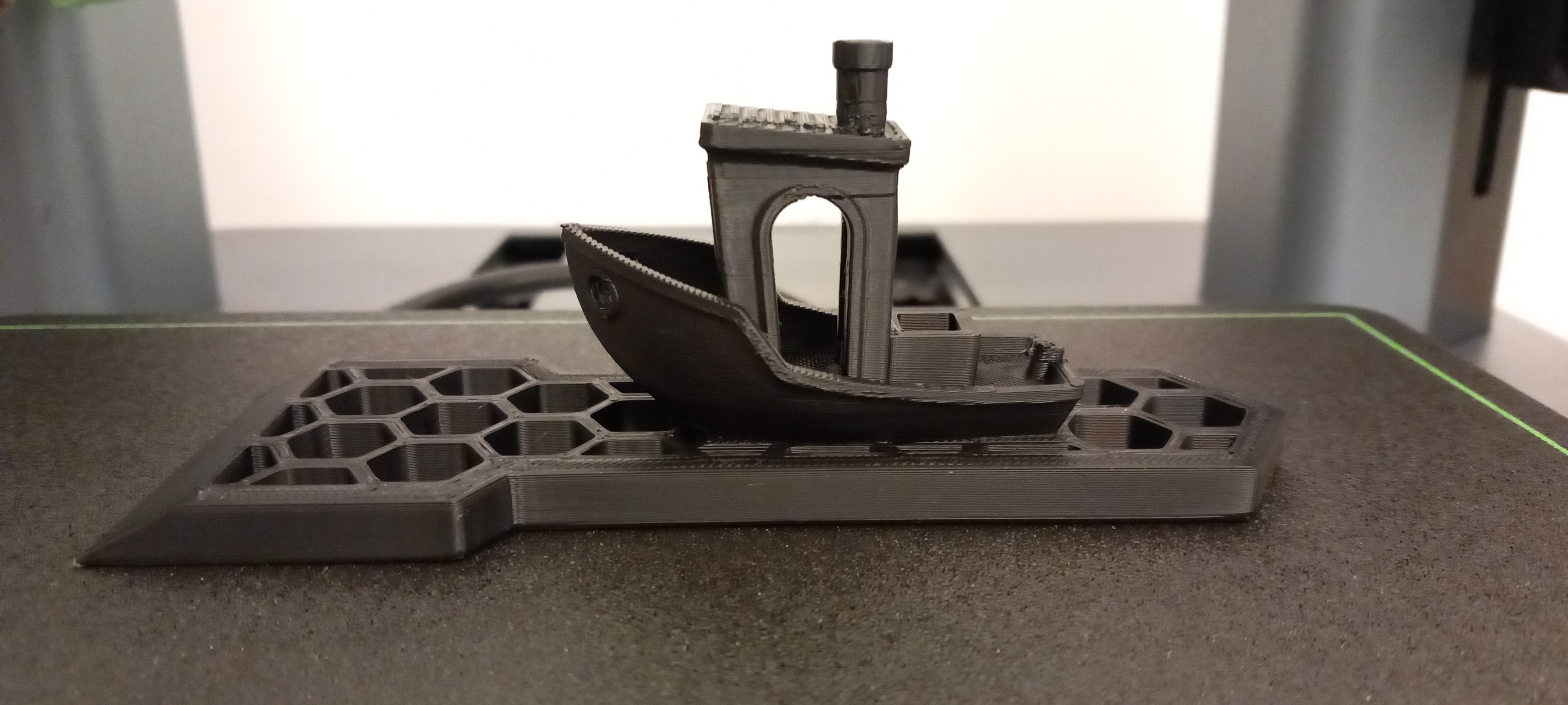 Schaber mit Benchy als Grif