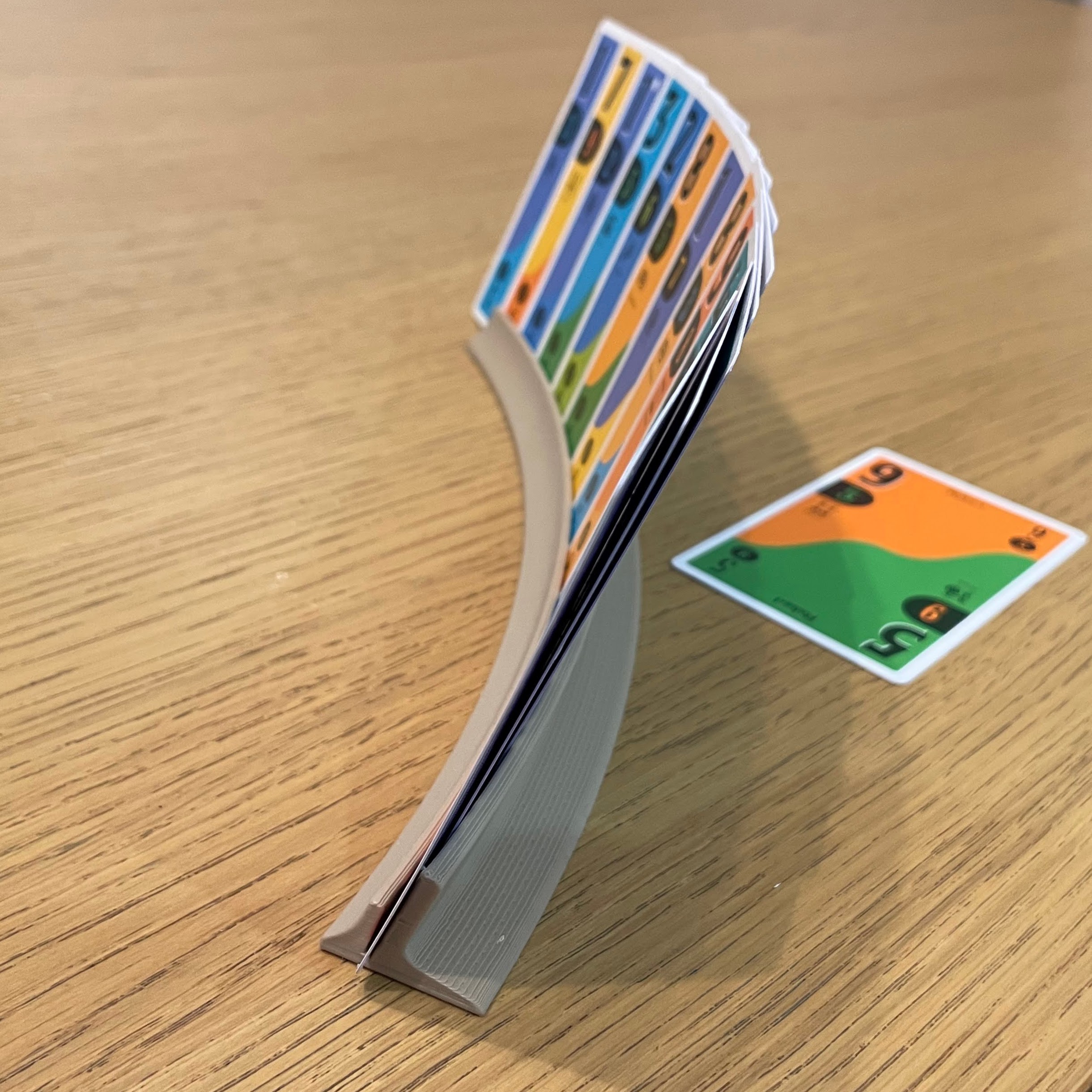 Miniatura 2 do modelo 3D Playing card holder