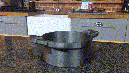 Cute Articulated Crab & Decorative Cooking Pot