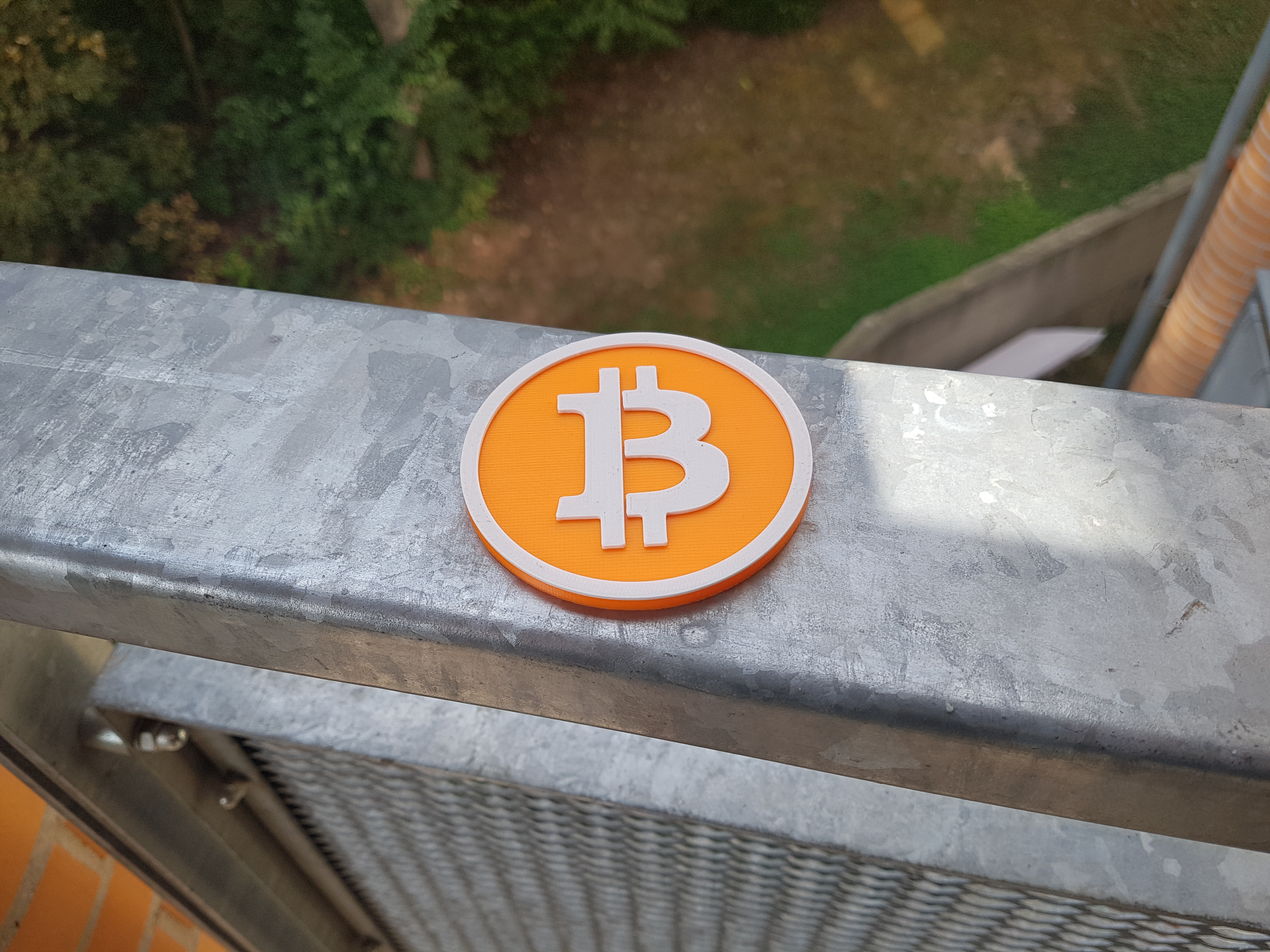 Miniatura 4 do modelo 3D Bitcoin Logo Magnet
