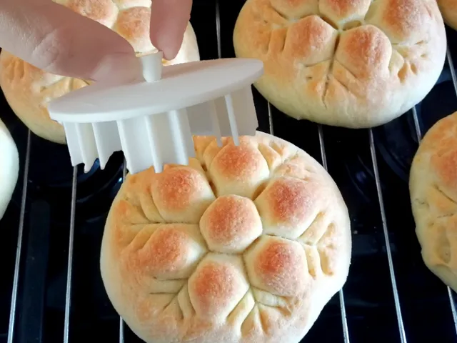 Snowflake cutter