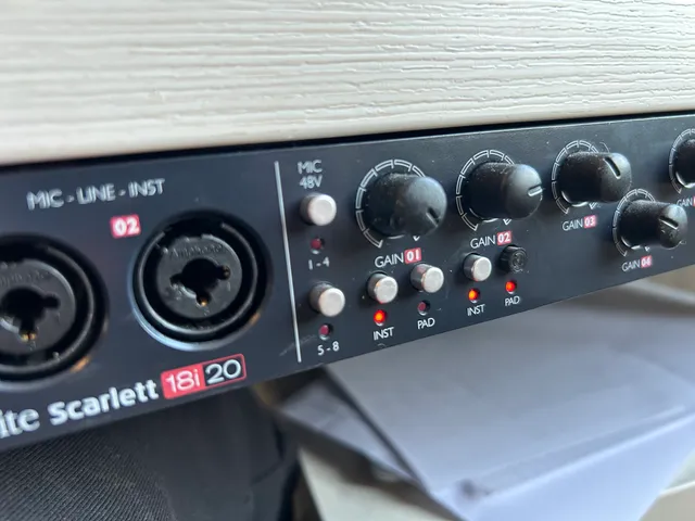 Focusrite Scarlett 18i20 MKI push button