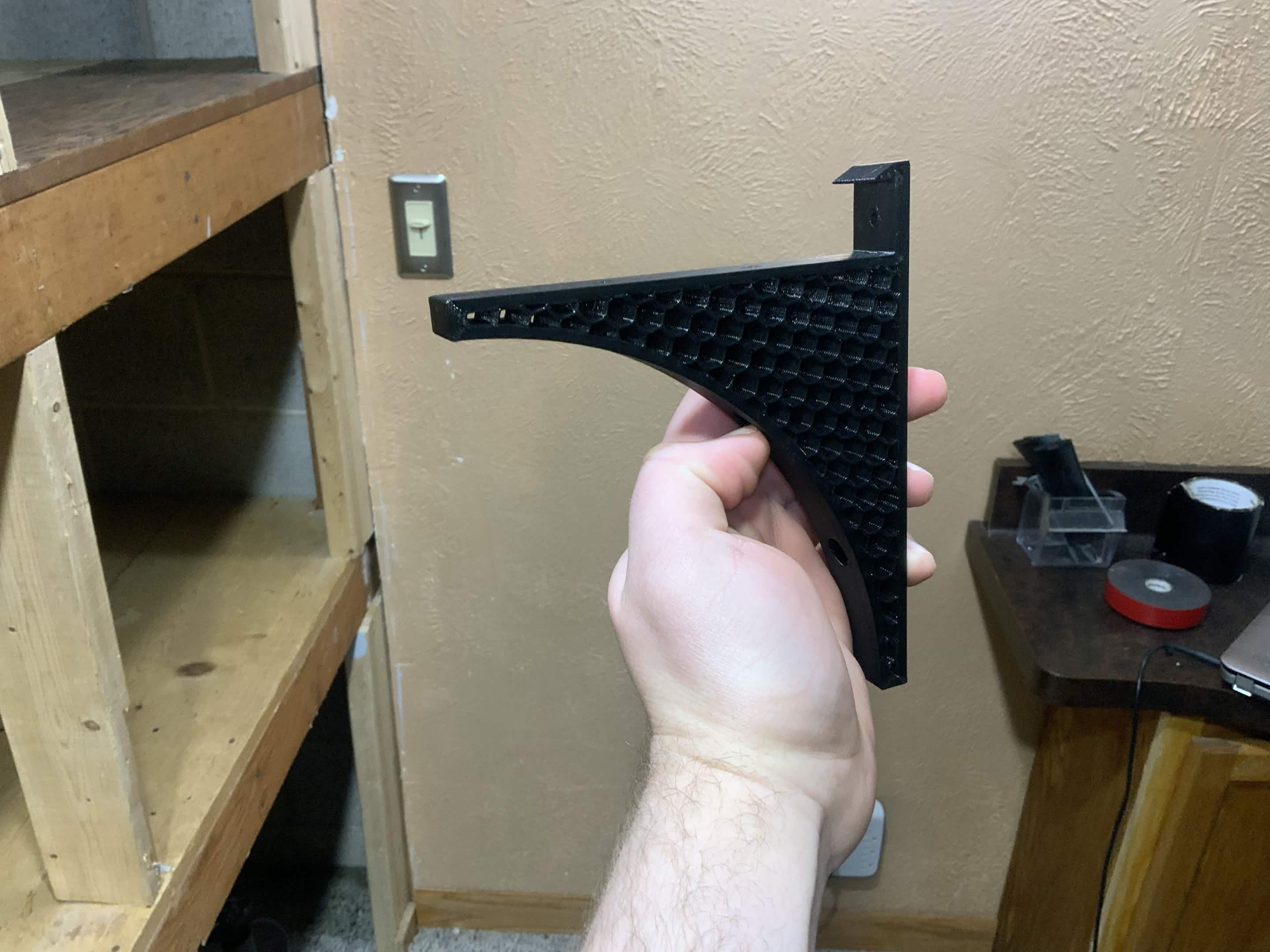 Heavy Duty Shelf Bracket (Parametric Design Files Included!)