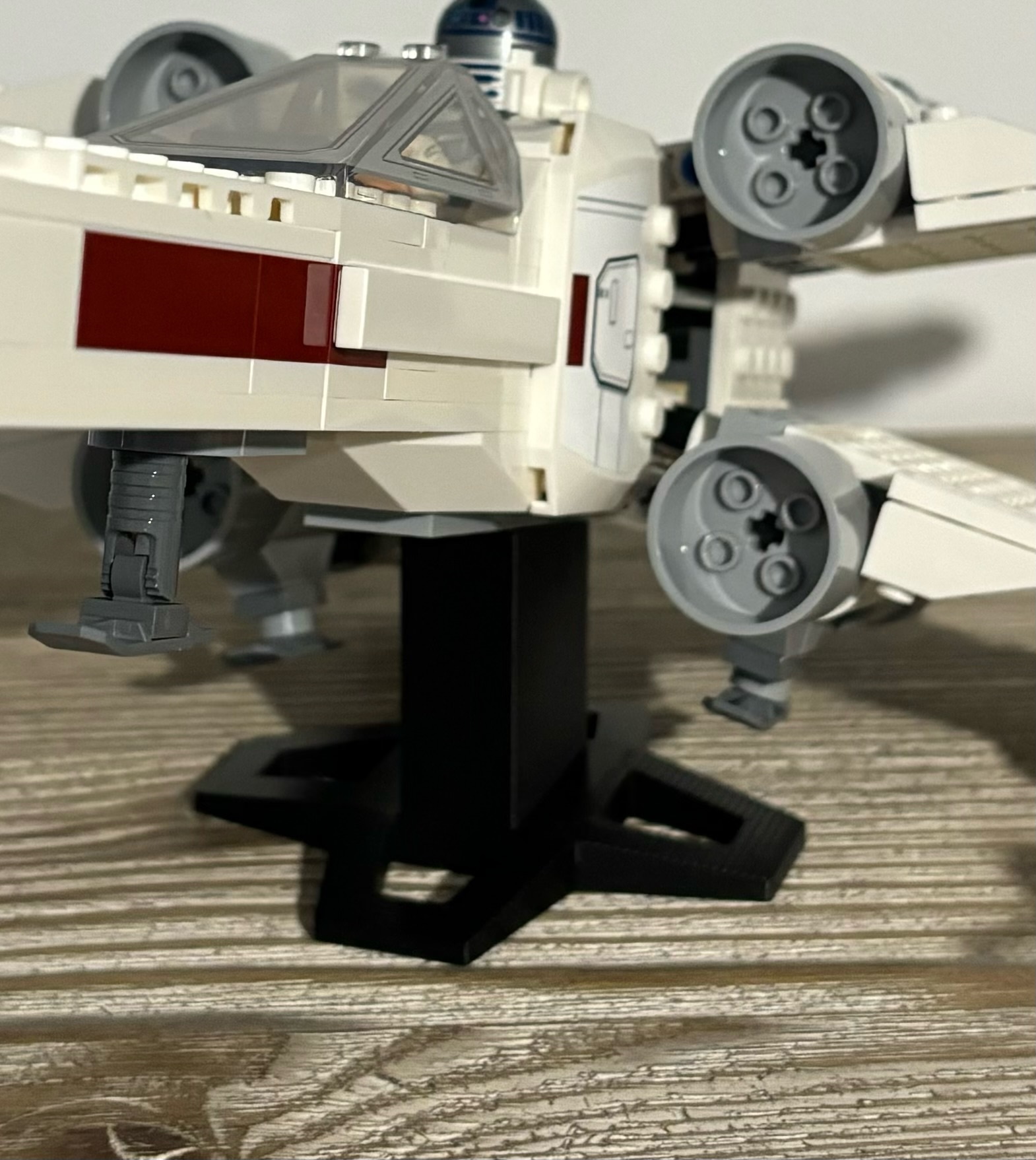 Display Stand for LEGO Star Wars X Wing by P1R4M4X | Download free STL ...