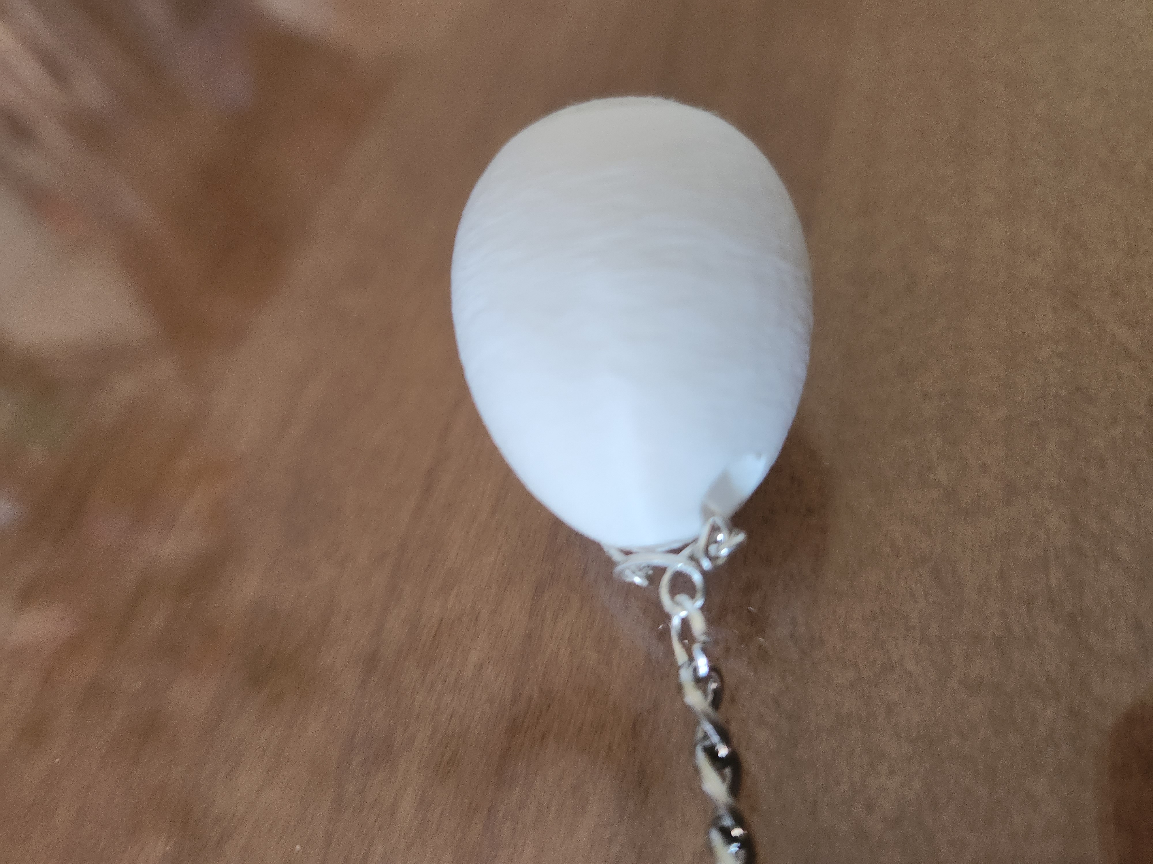 Simple egg for keychain (not included)