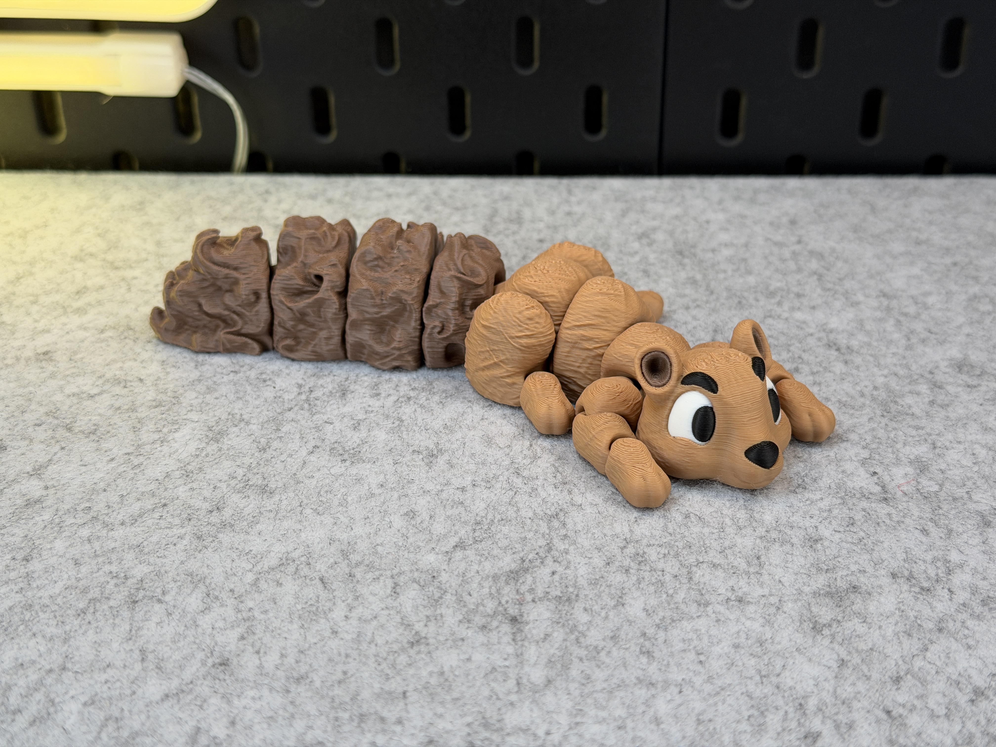 Miniatura 2 do modelo 3D Articulated Cute Squirrel