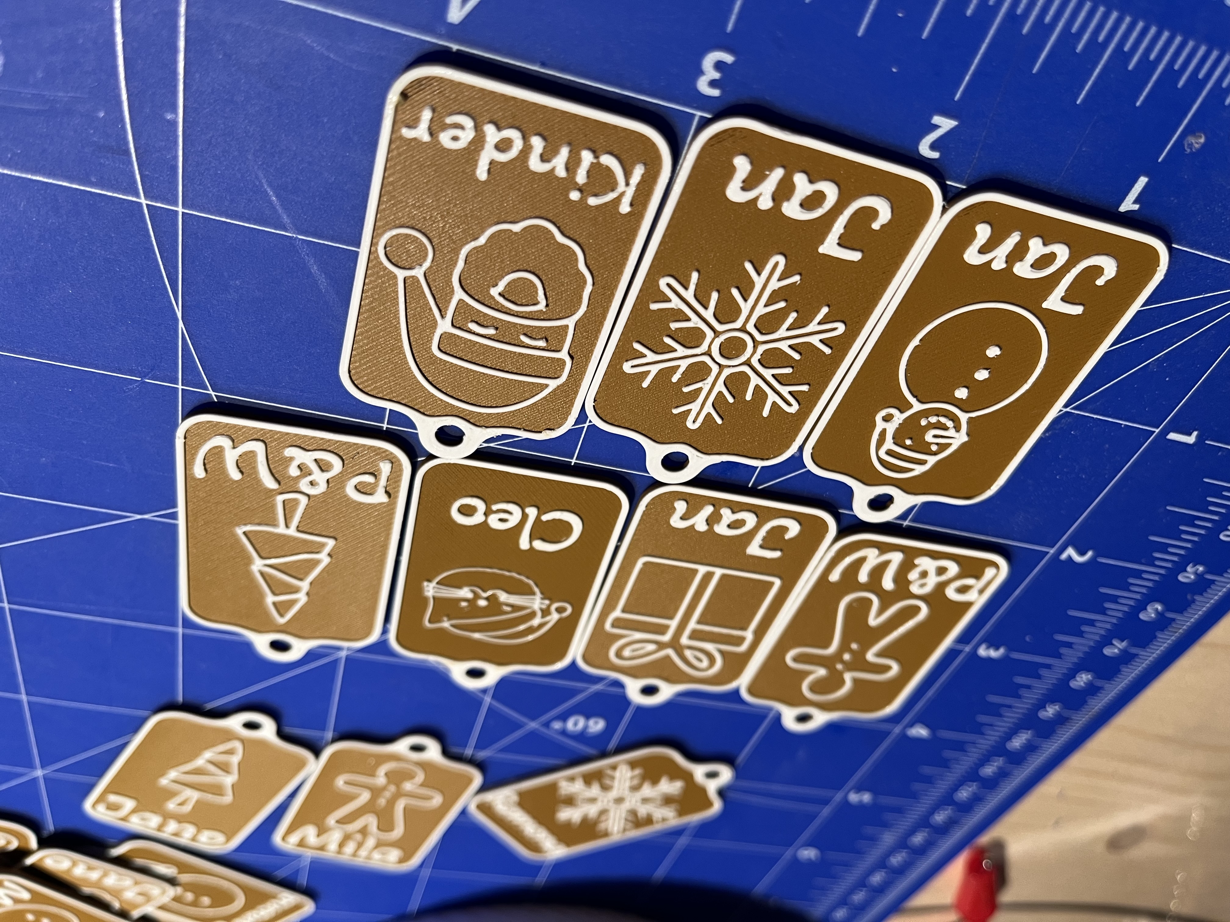Customizable present/gift name tags for christmas (for text feature in PrusaSlicer)