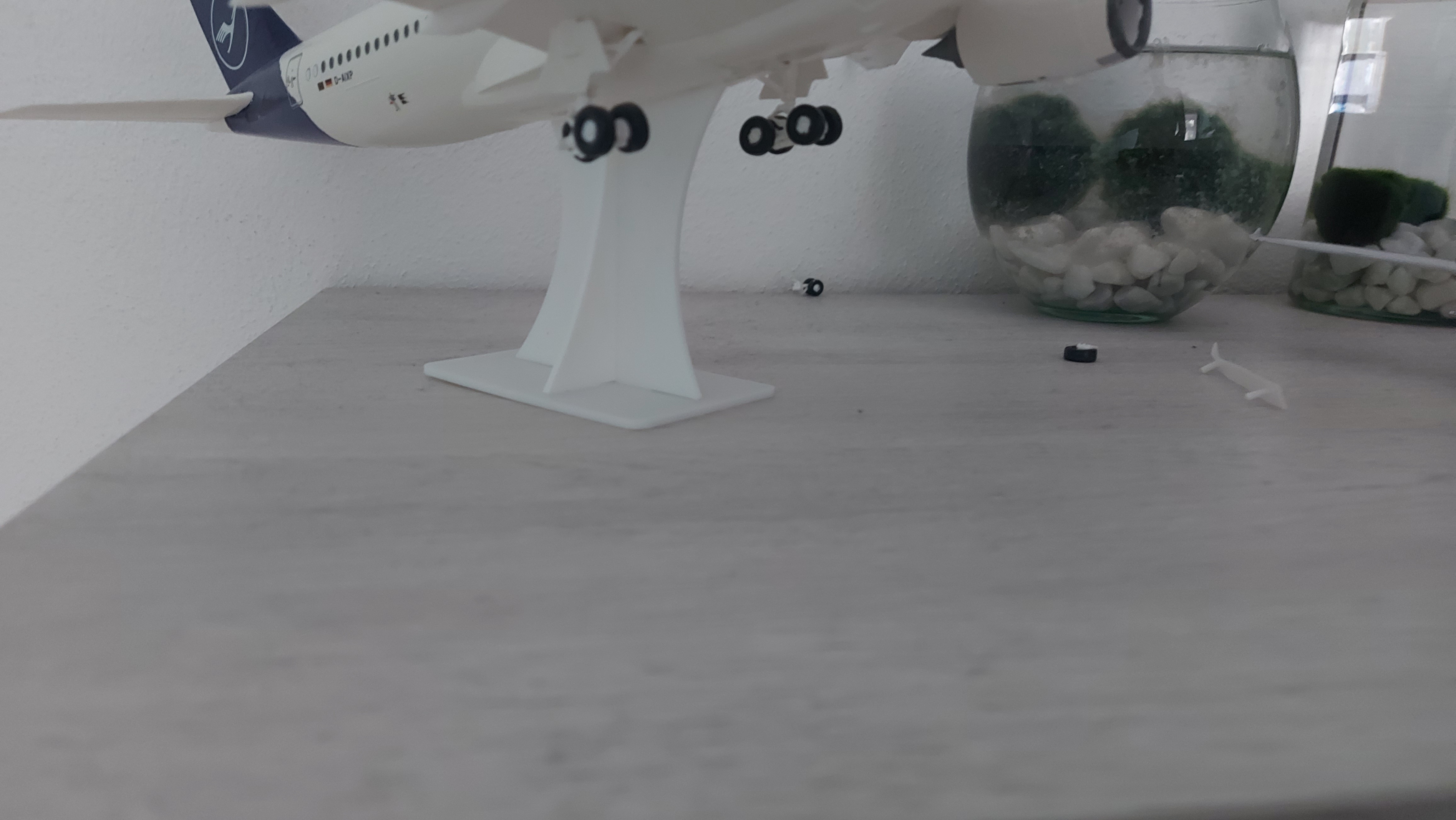 model plane stand
