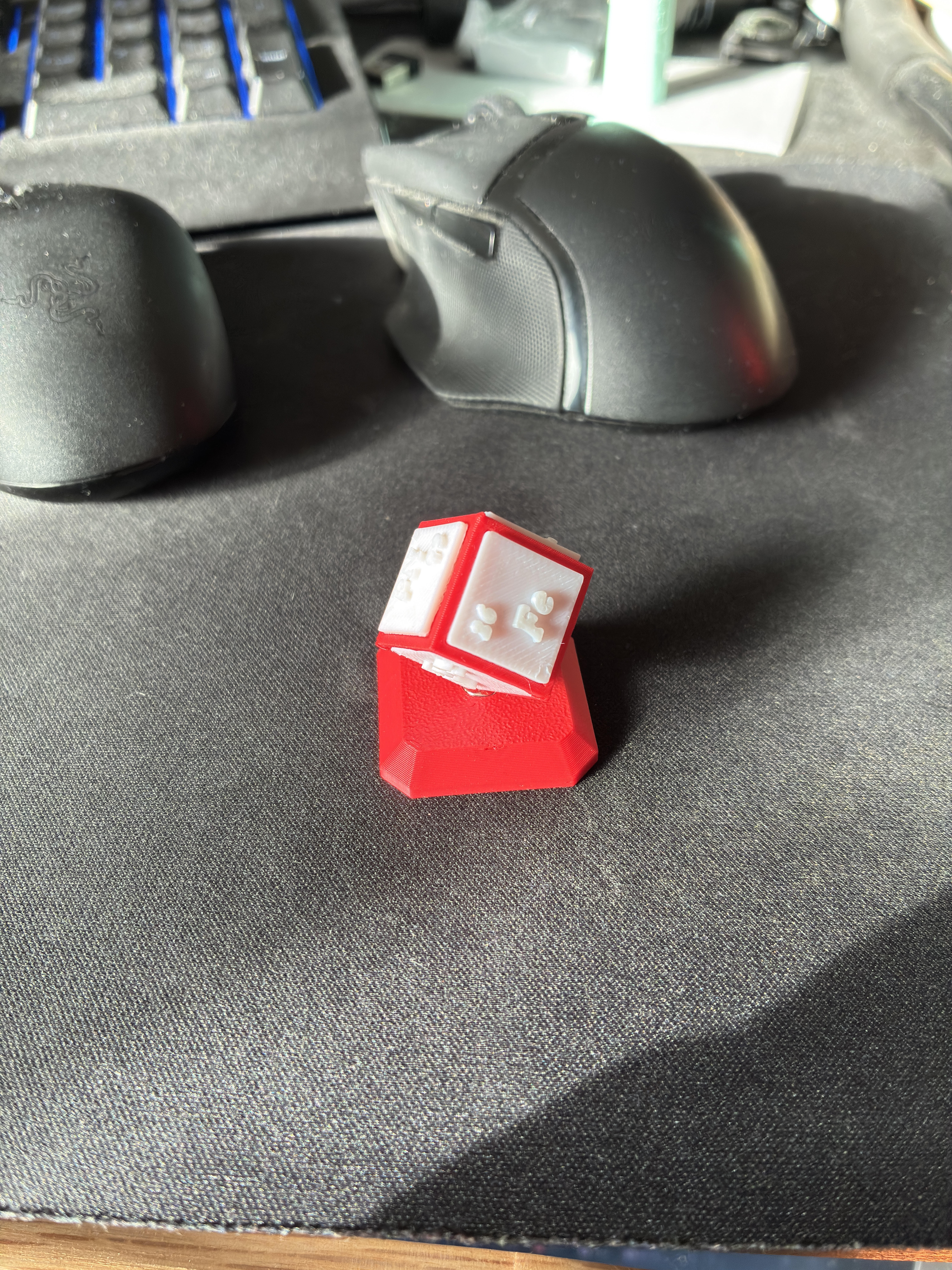Magnet Cube Balance with Elements