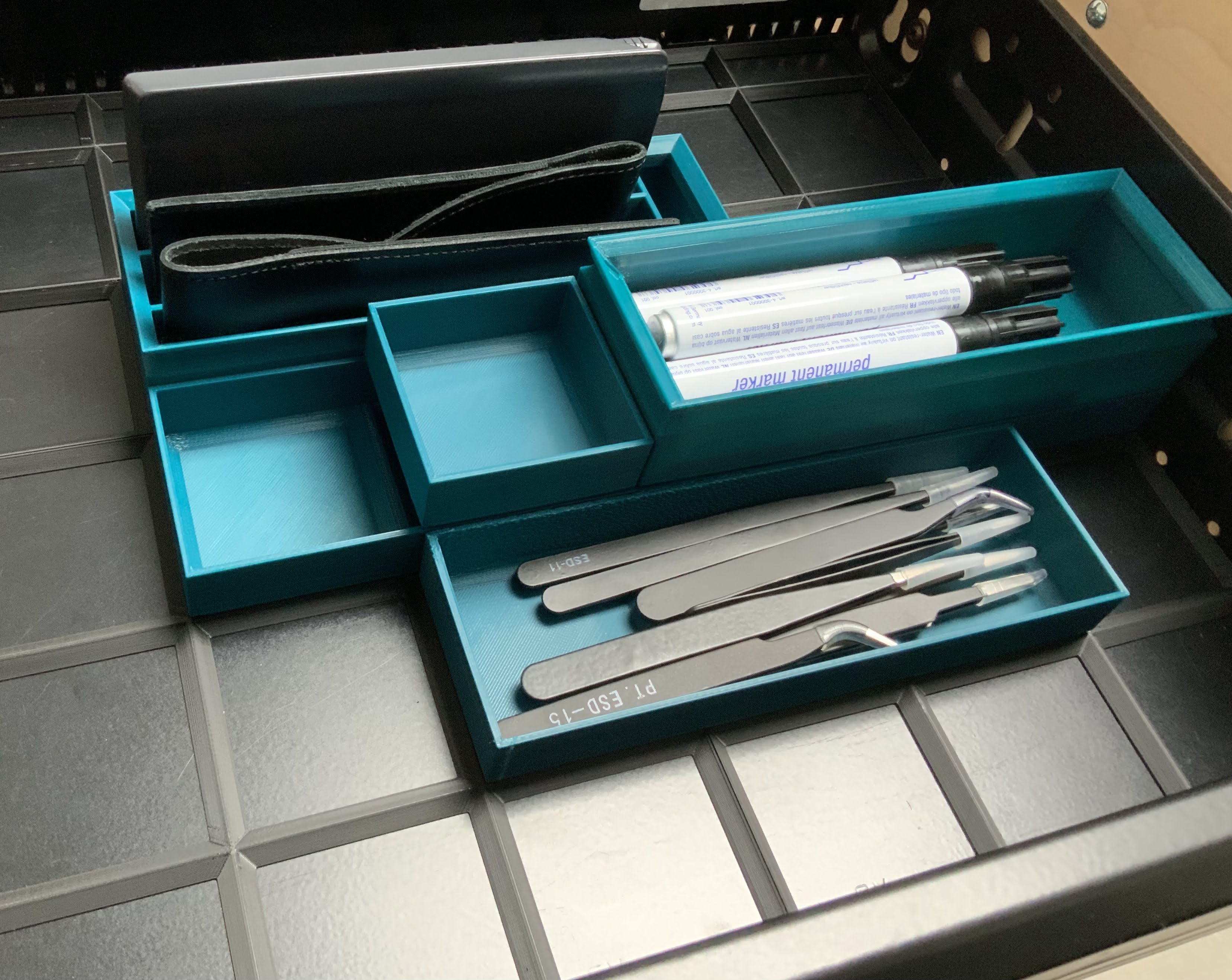Miniatura 8 do modelo 3D Generic Stackable Assortment Boxes (Parametric)