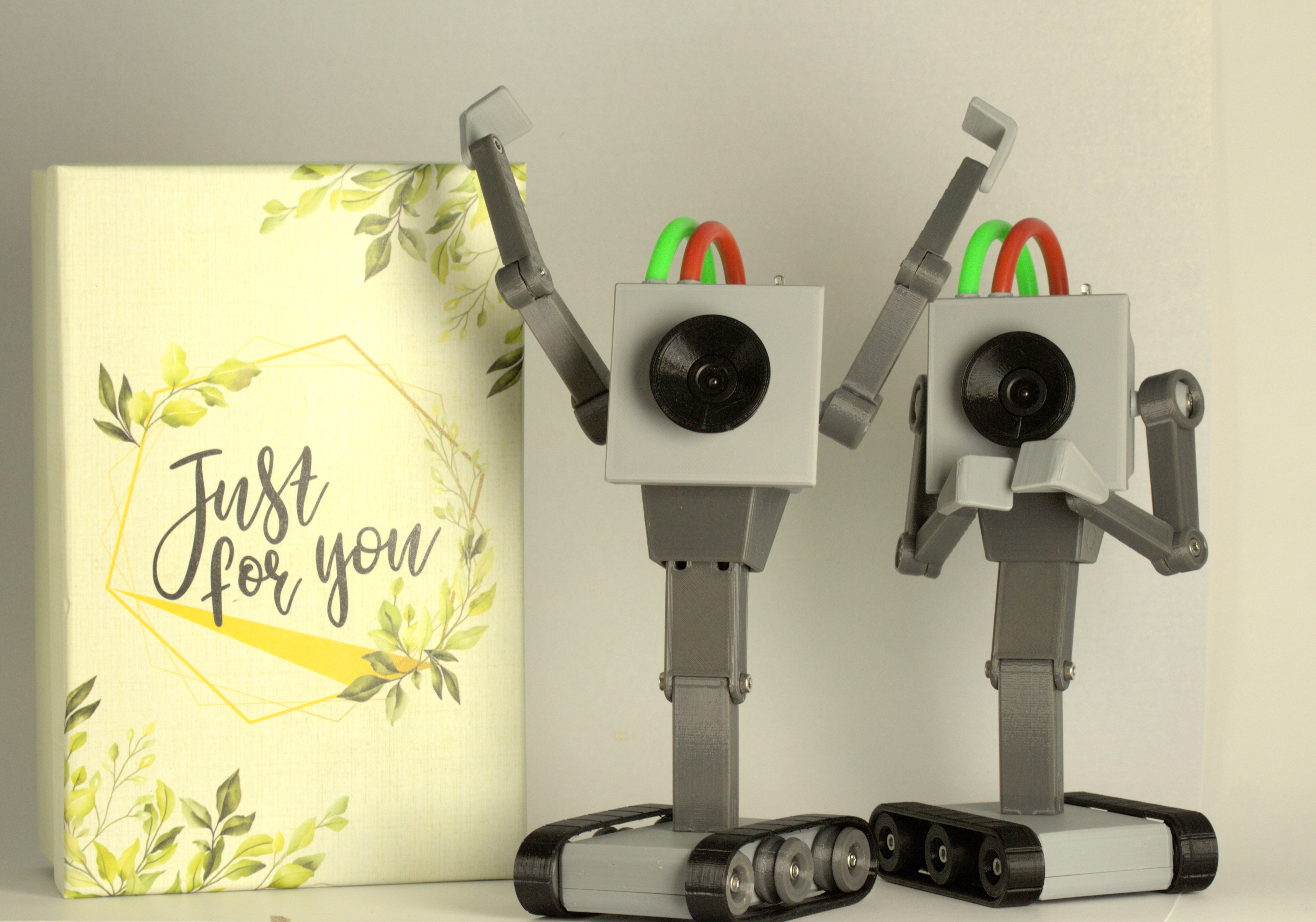 Miniatura 2 do modelo 3D "Butterbot/Purposebot" - 3D Printable Posing Toy