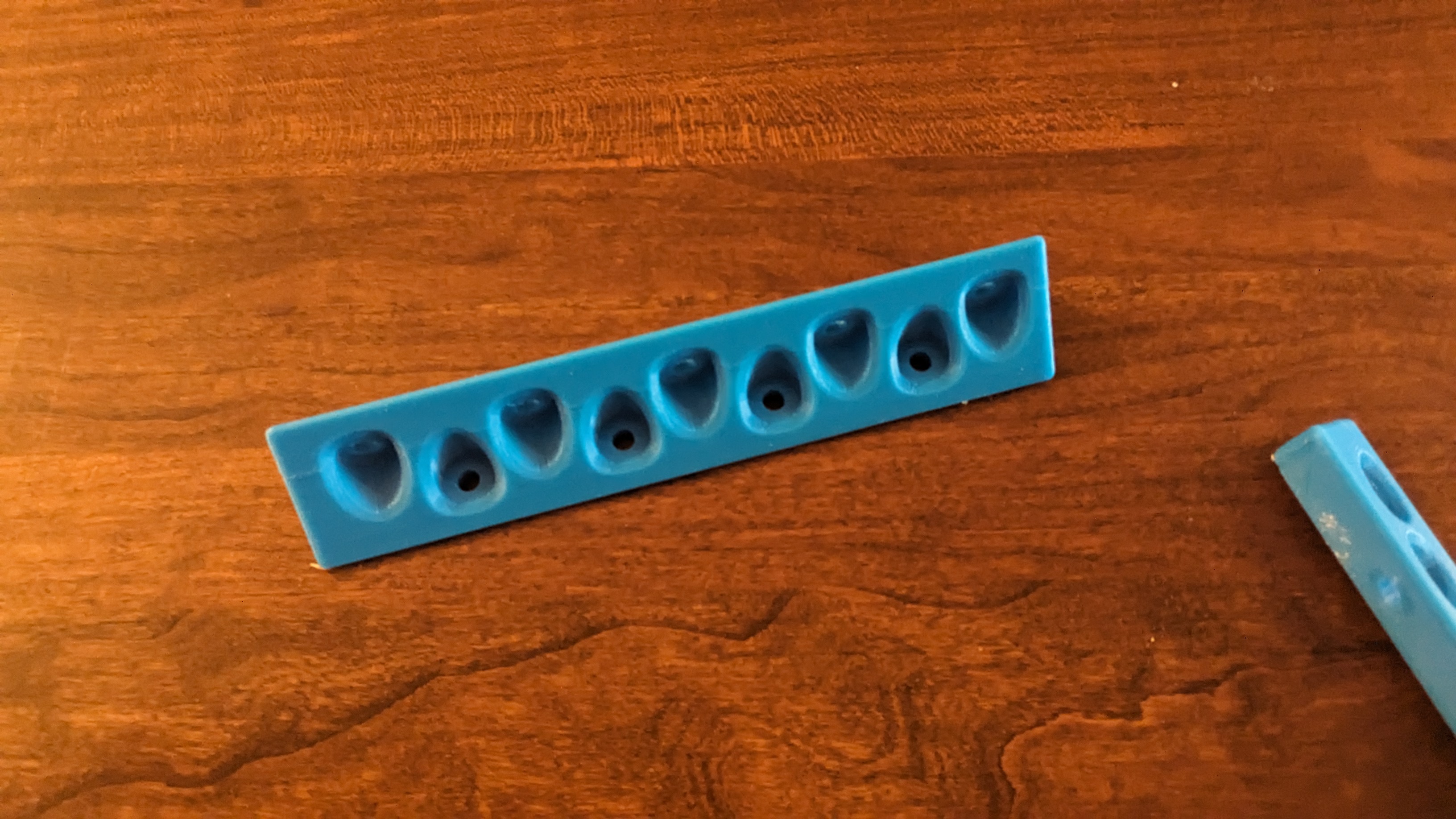 Shelf holder / support